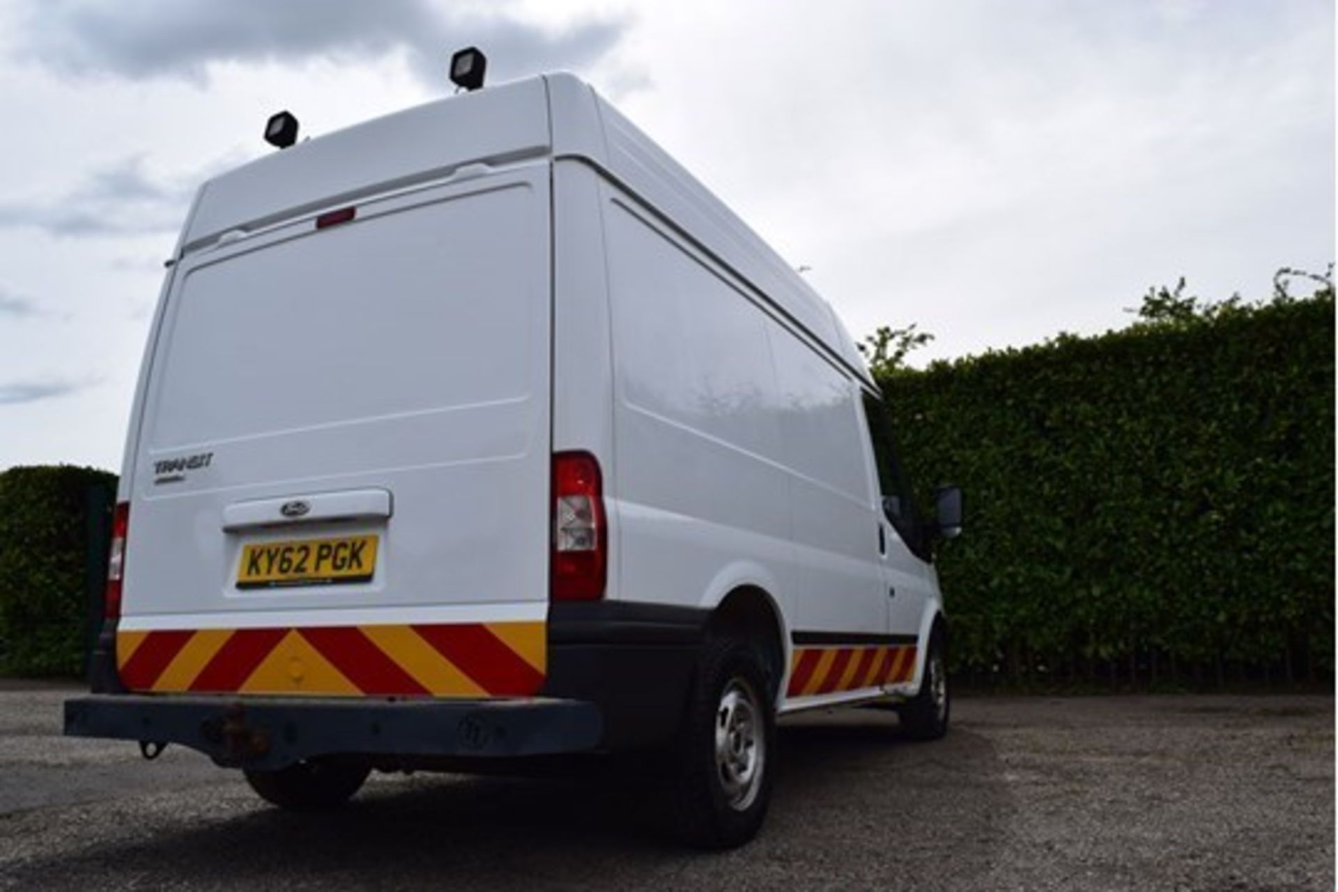 2012 Ford Transit T260 Trend FWD 2.2 125ps SWB Semi High Roof Panel Van - Image 6 of 10