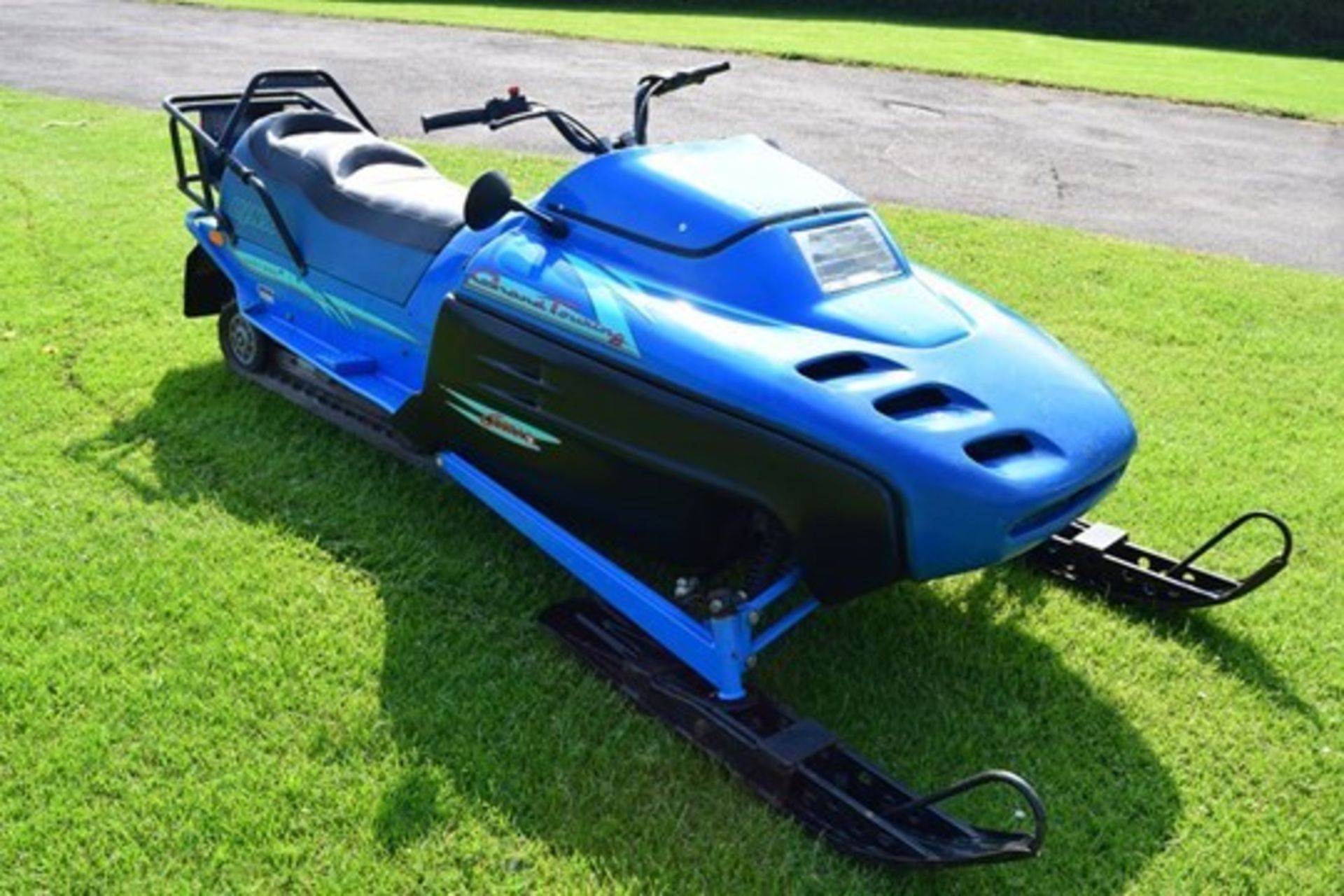 Cobra Lynx Grand Touring Electric Snow Mobile 1990's - Image 9 of 10