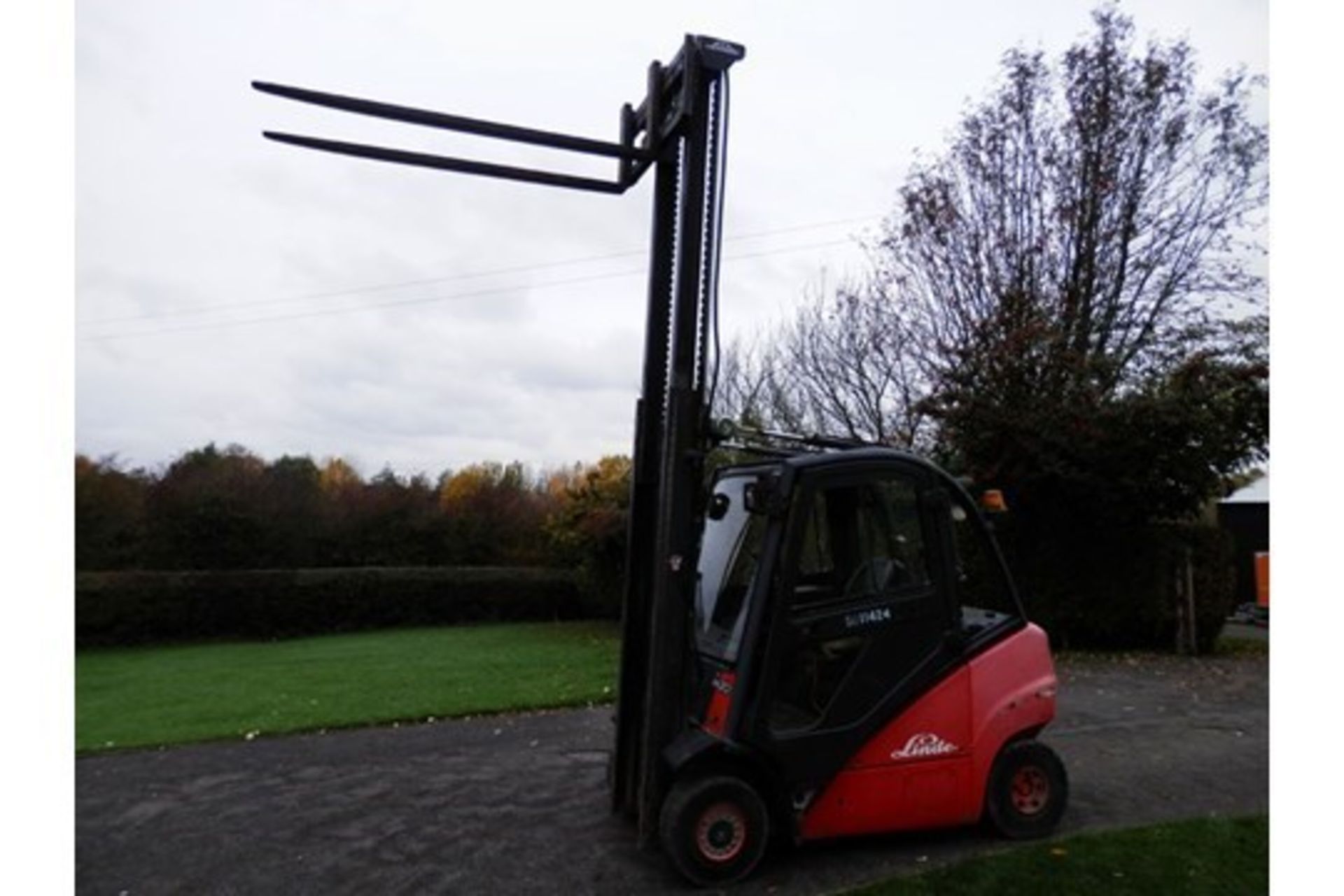 2004 Linde H20D 3 Meter 2 Tonne Lift Truck - Image 5 of 9