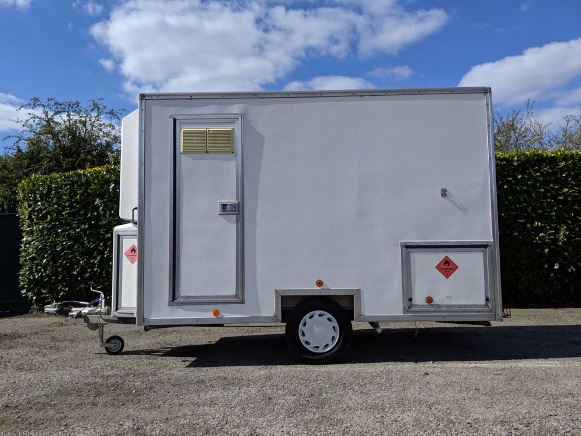 Twin Shower 3 Section Trailer Unit Could Be Used For Mobile Dog Grooming - Image 14 of 24