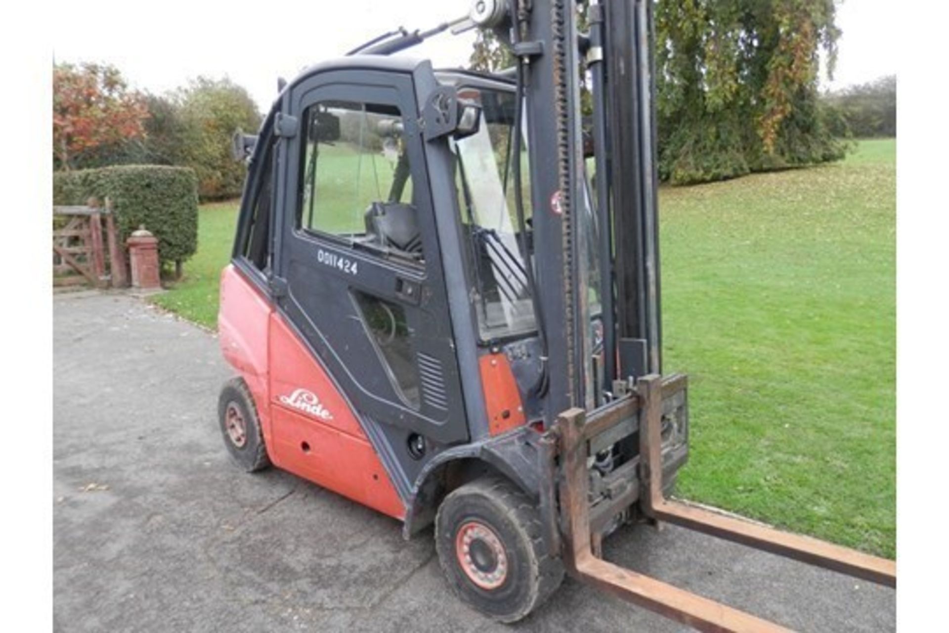 2004 Linde H20D 3 Meter 2 Tonne Lift Truck