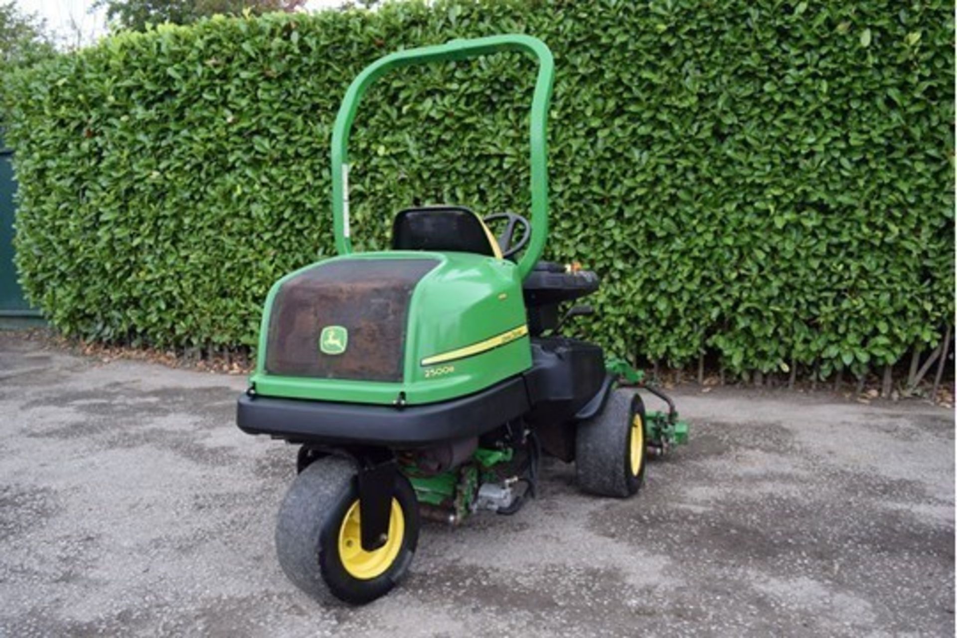 2007 John Deere 2500B Ride On Cylinder Greens Mower - Image 5 of 7