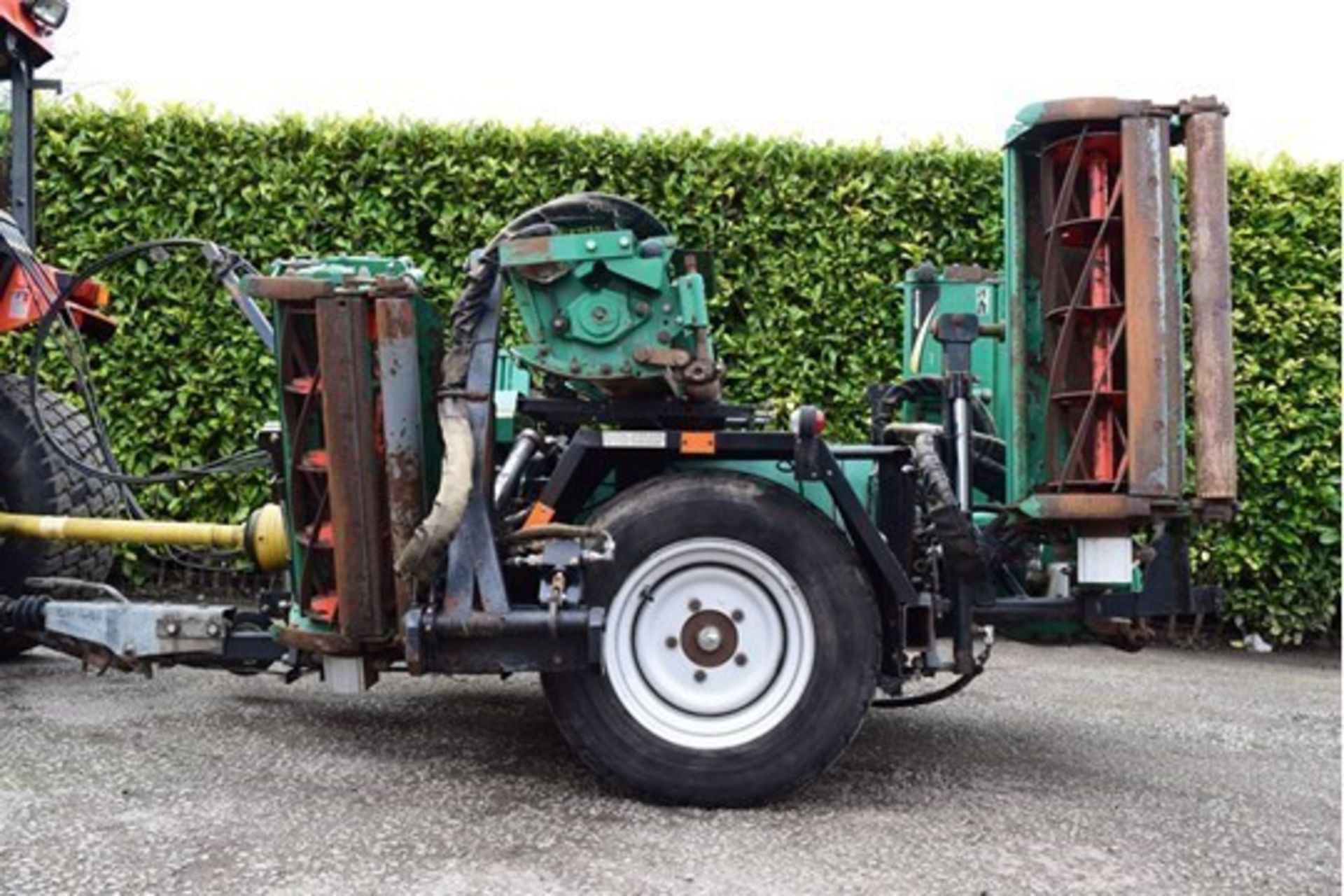 2009 Ransomes TG4650 Tractor Mount Trailed Cylinder Gang Mower - Image 5 of 13