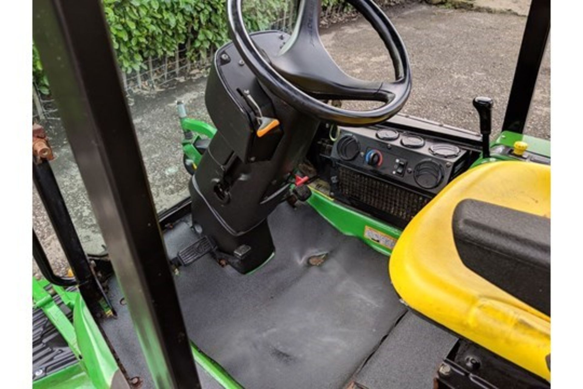 2009 John Deere 1445 Series II 72" Ride On Rotary Mower - Image 2 of 7