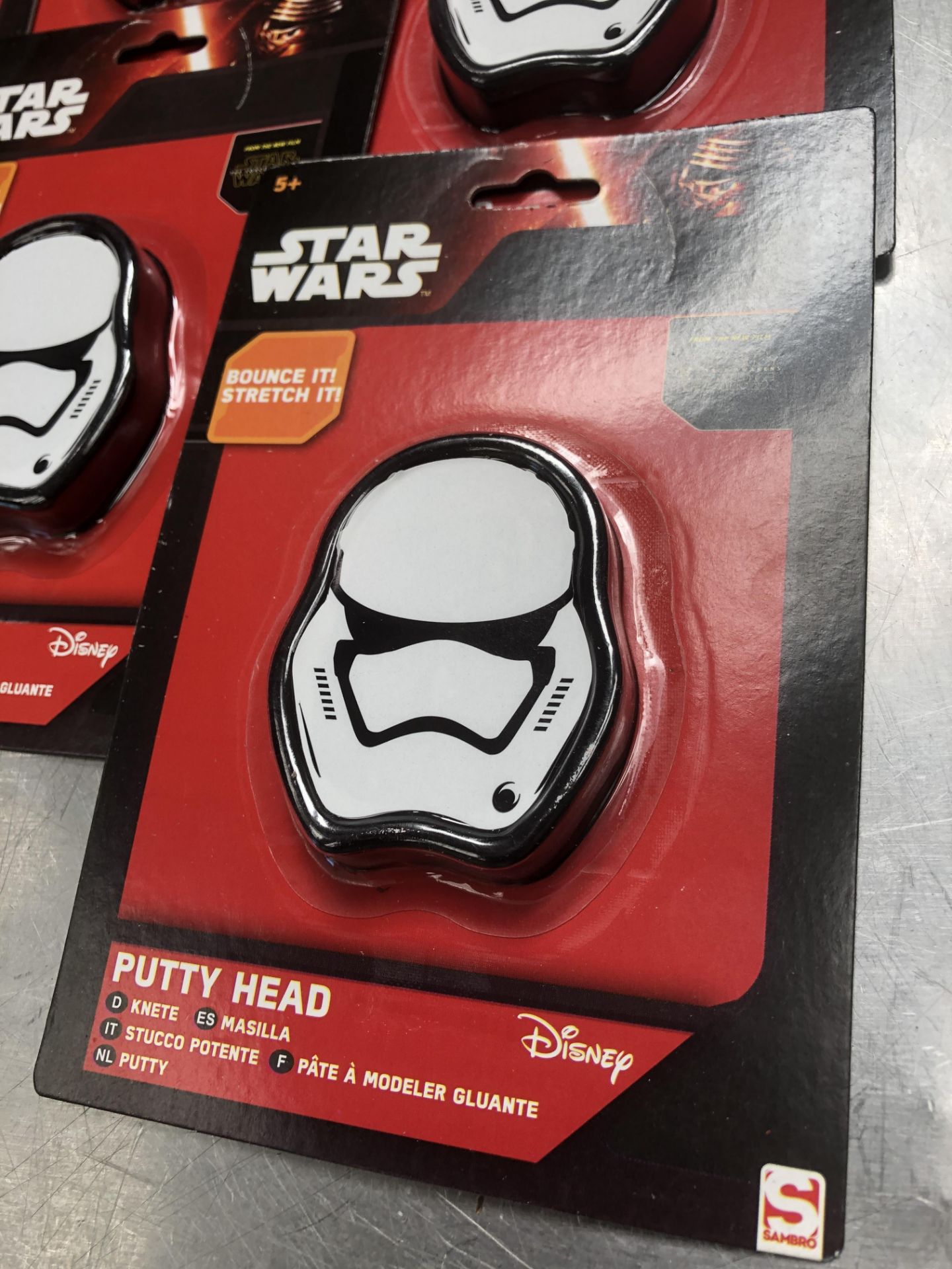 37 Star Wars Putty Heads New in Blister Pack - Image 2 of 2