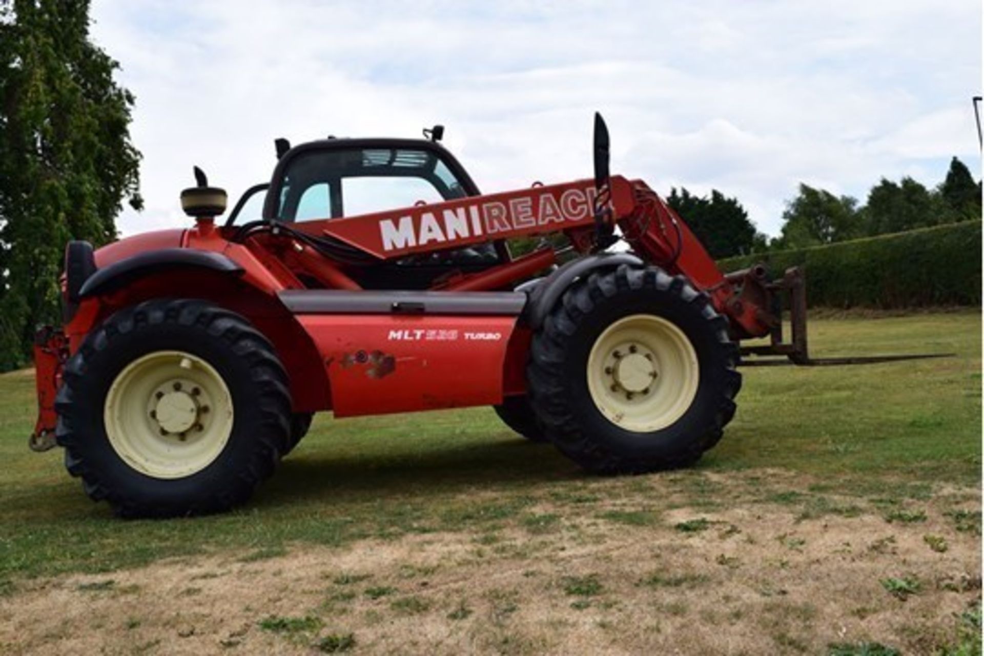 2004 Model Manitou MLT 526 Turbo 5 Meter 2.6 Tonne Telehandler - Image 8 of 12