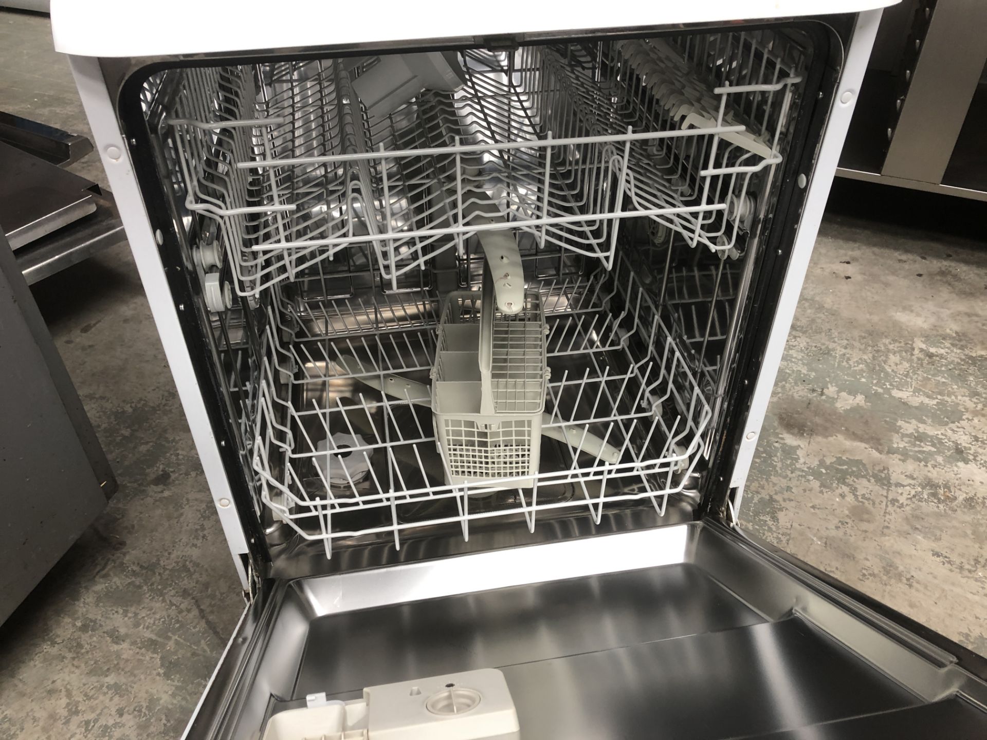 Domestic Dishwasher in Good Condition - Image 2 of 2