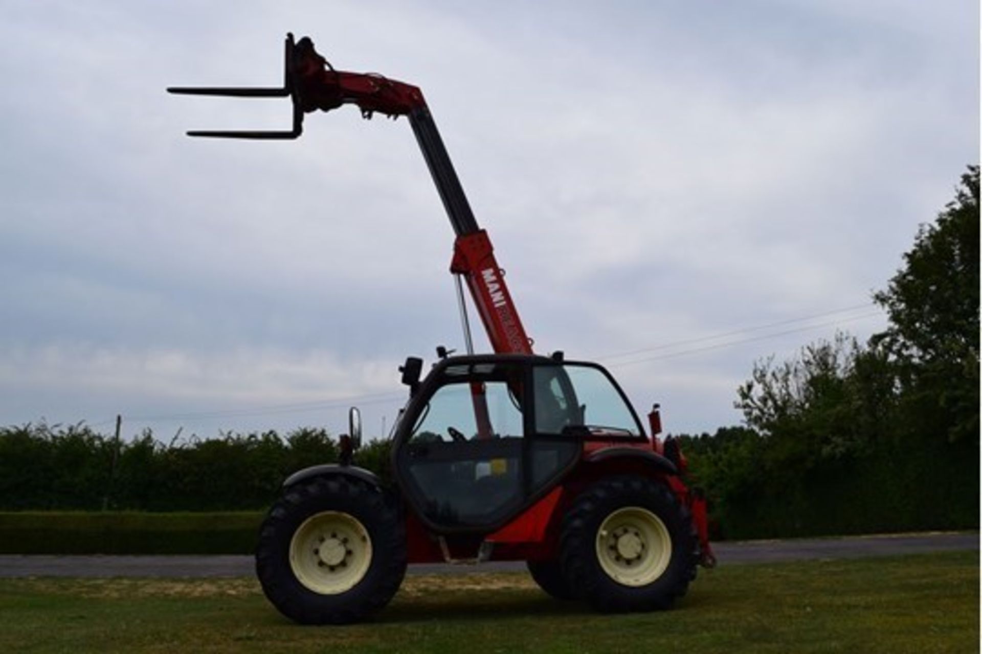 2004 Model Manitou MLT 526 Turbo 5 Meter 2.6 Tonne Telehandler - Image 2 of 12