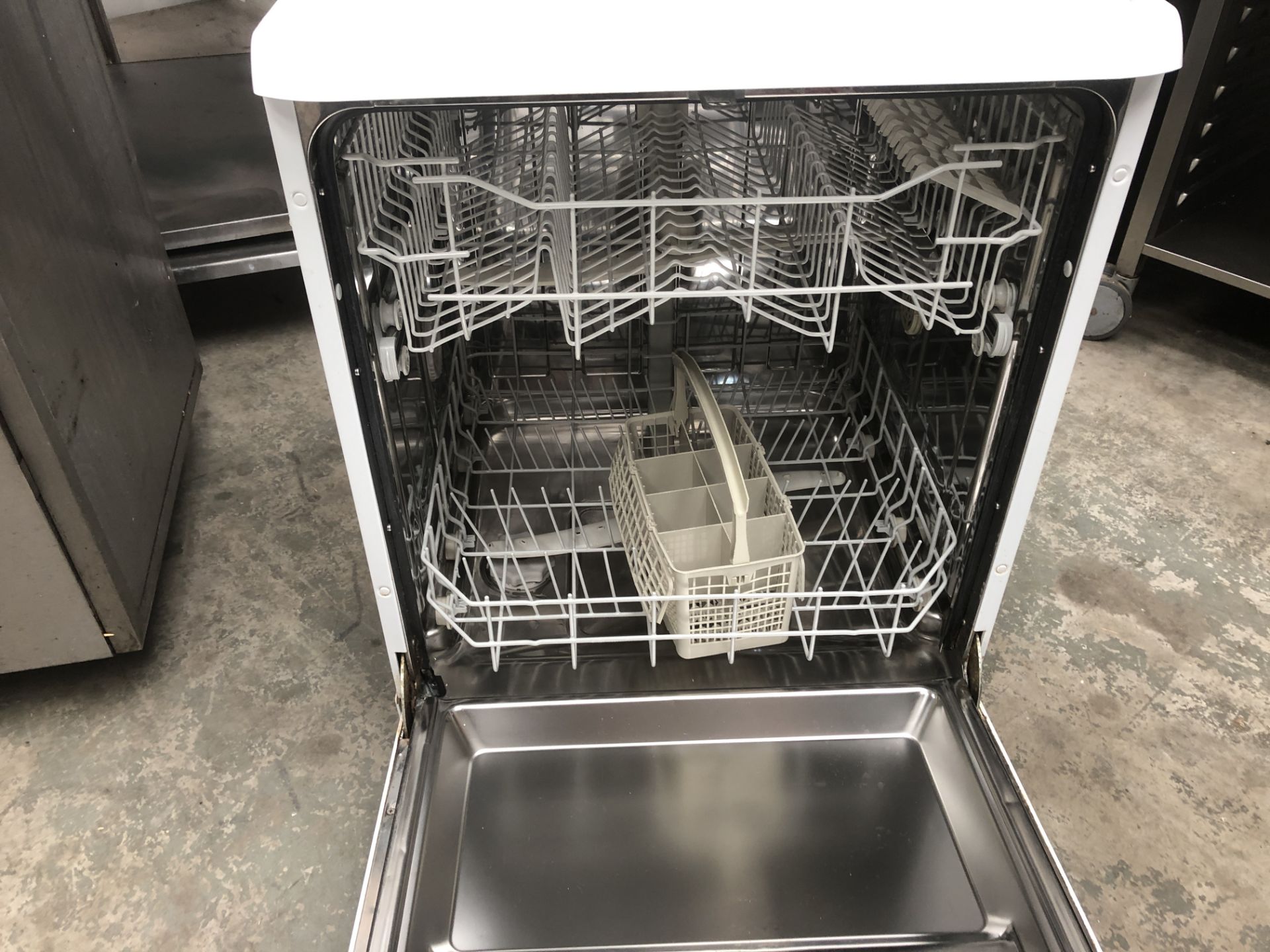 Domestic Dishwasher in Good Condition - Image 2 of 2