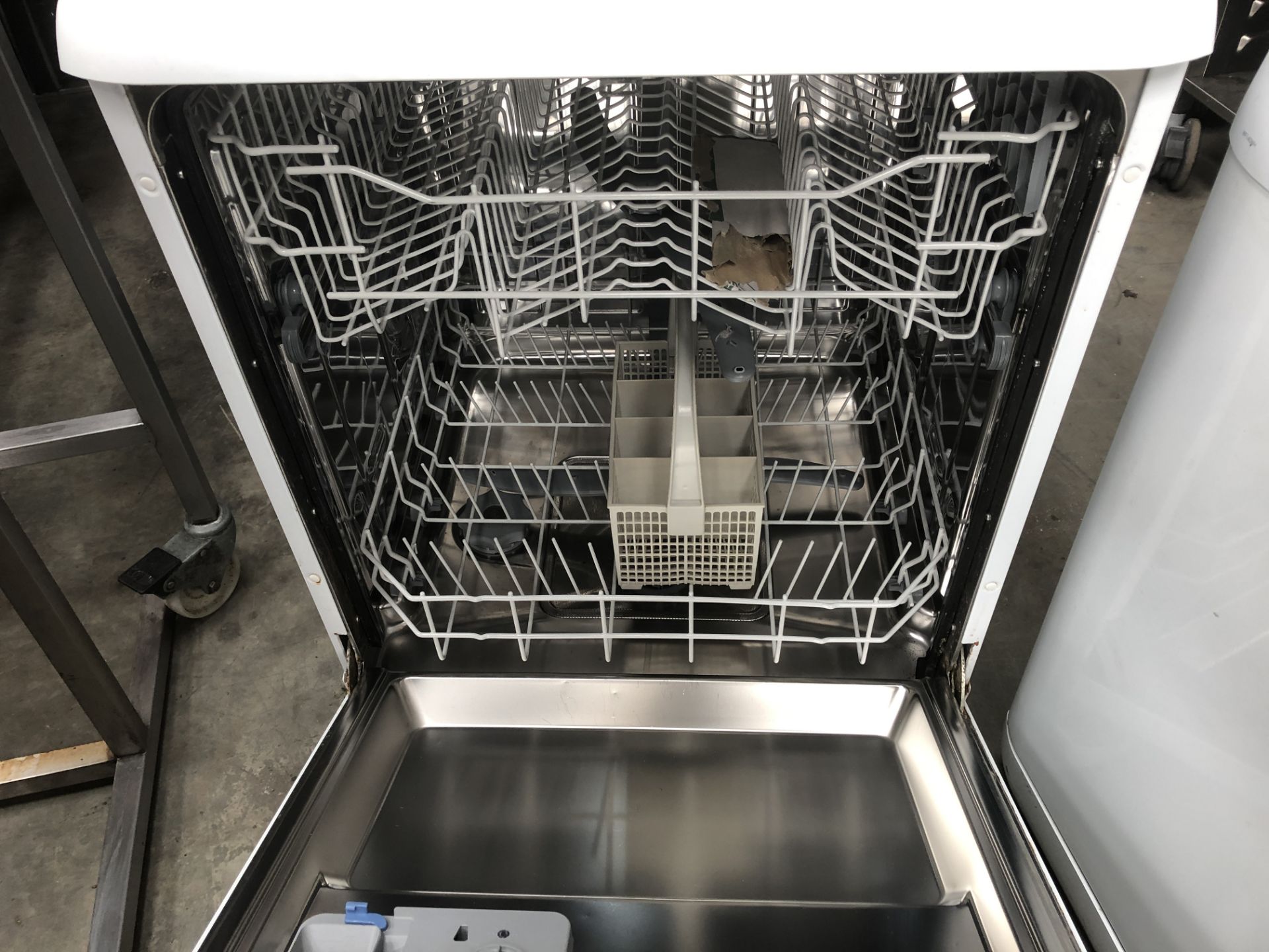 Domestic Dishwasher in Good Condition - Image 2 of 2