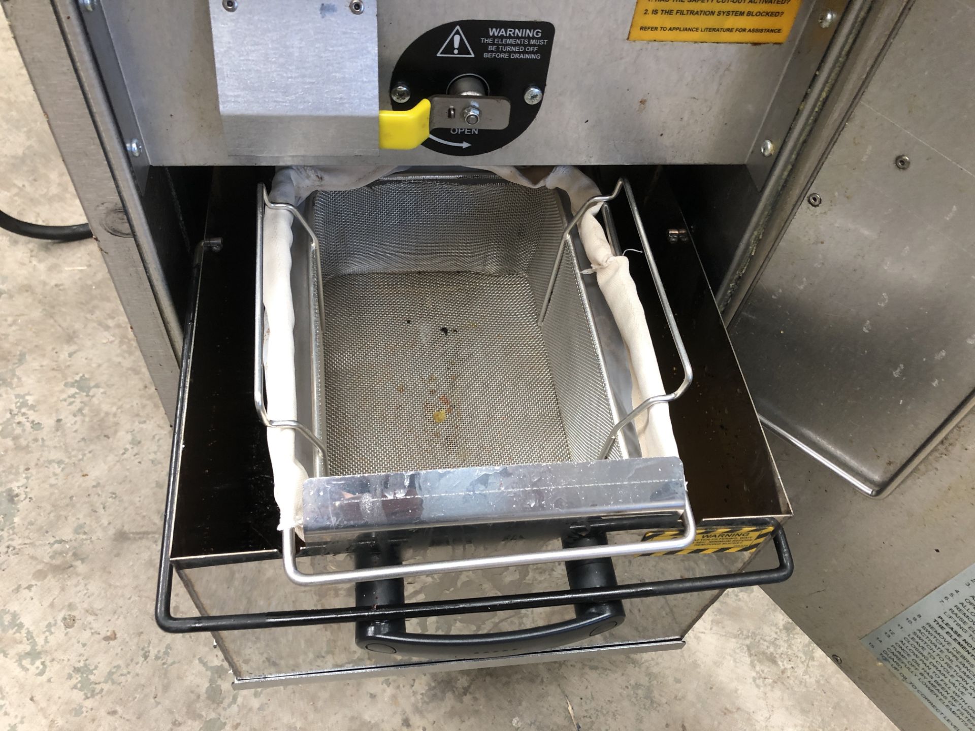 Falcon 3 Phase Electric Fryer with Filtration Unit - Image 6 of 6