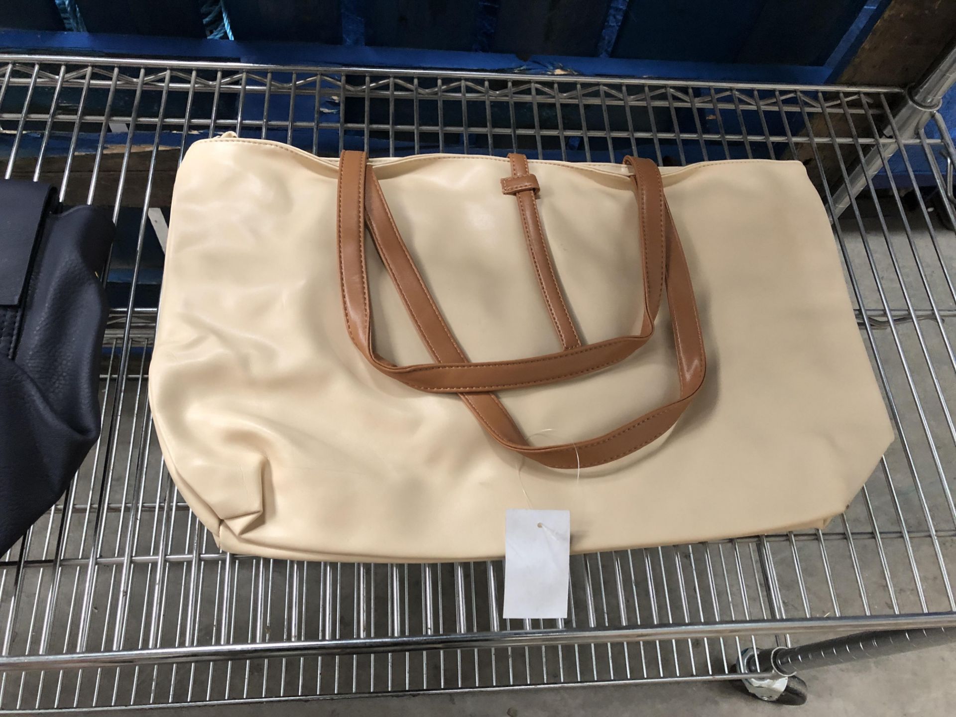 7 Blue plus 6 Cream and Beige Handbags - Image 2 of 3