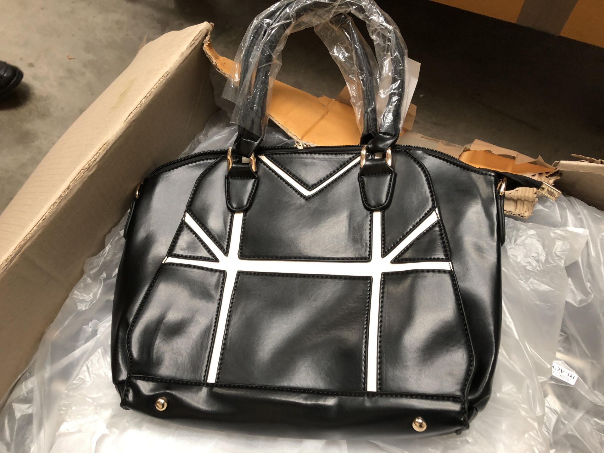 29 Black and White Handbags