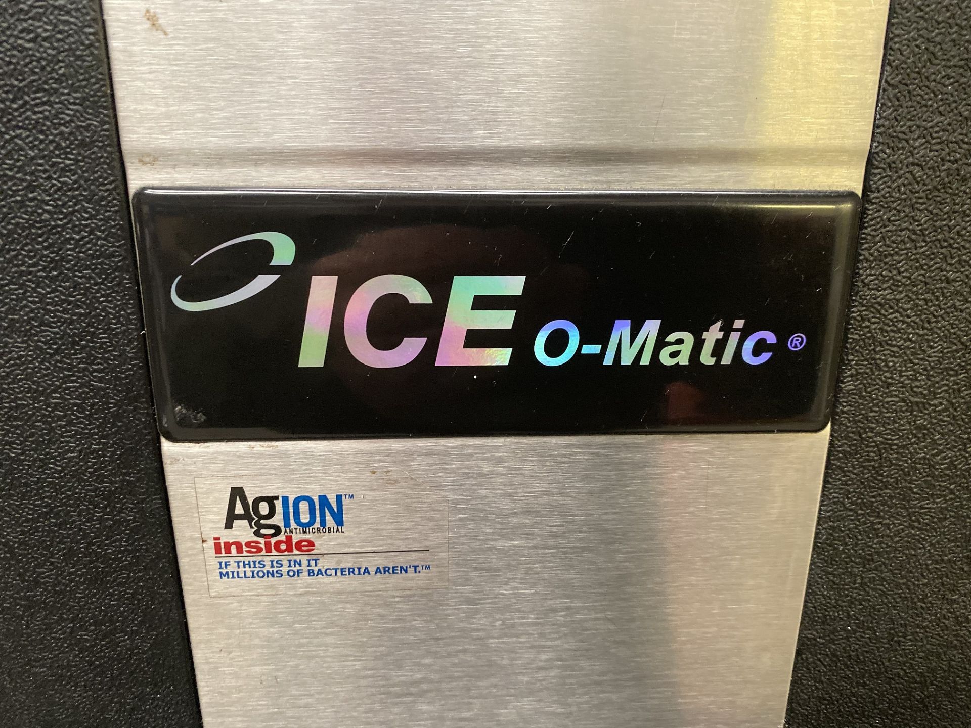 Ice Omatic Large Ice Maker with Bin - Image 3 of 7