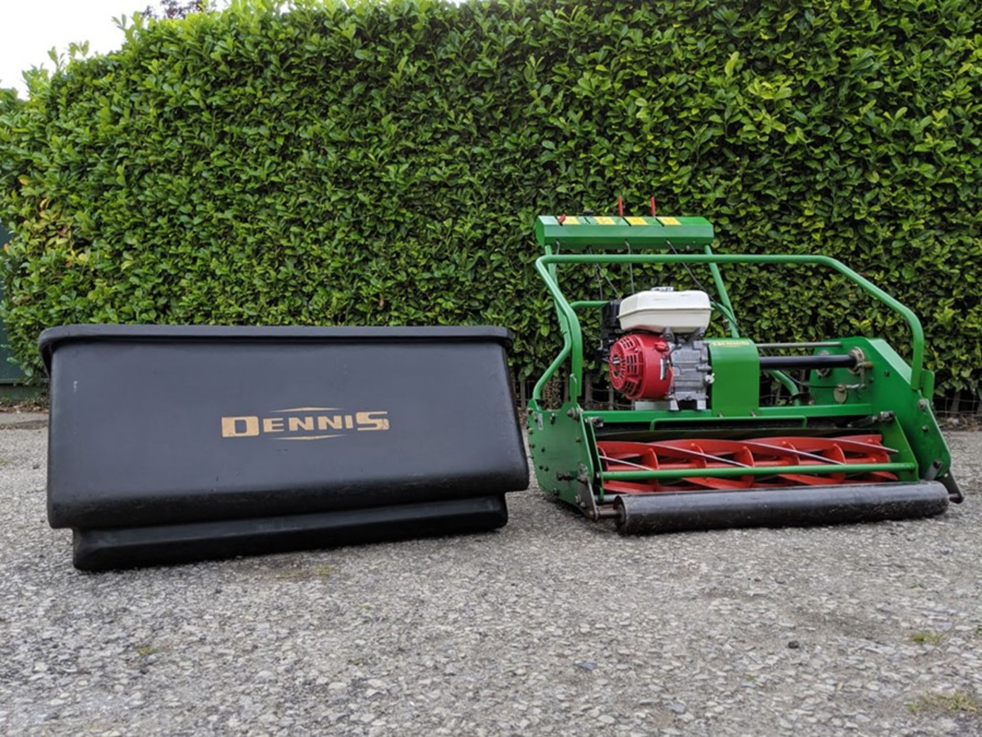 2005 Dennis G860 6 Blade Cylinder Mower