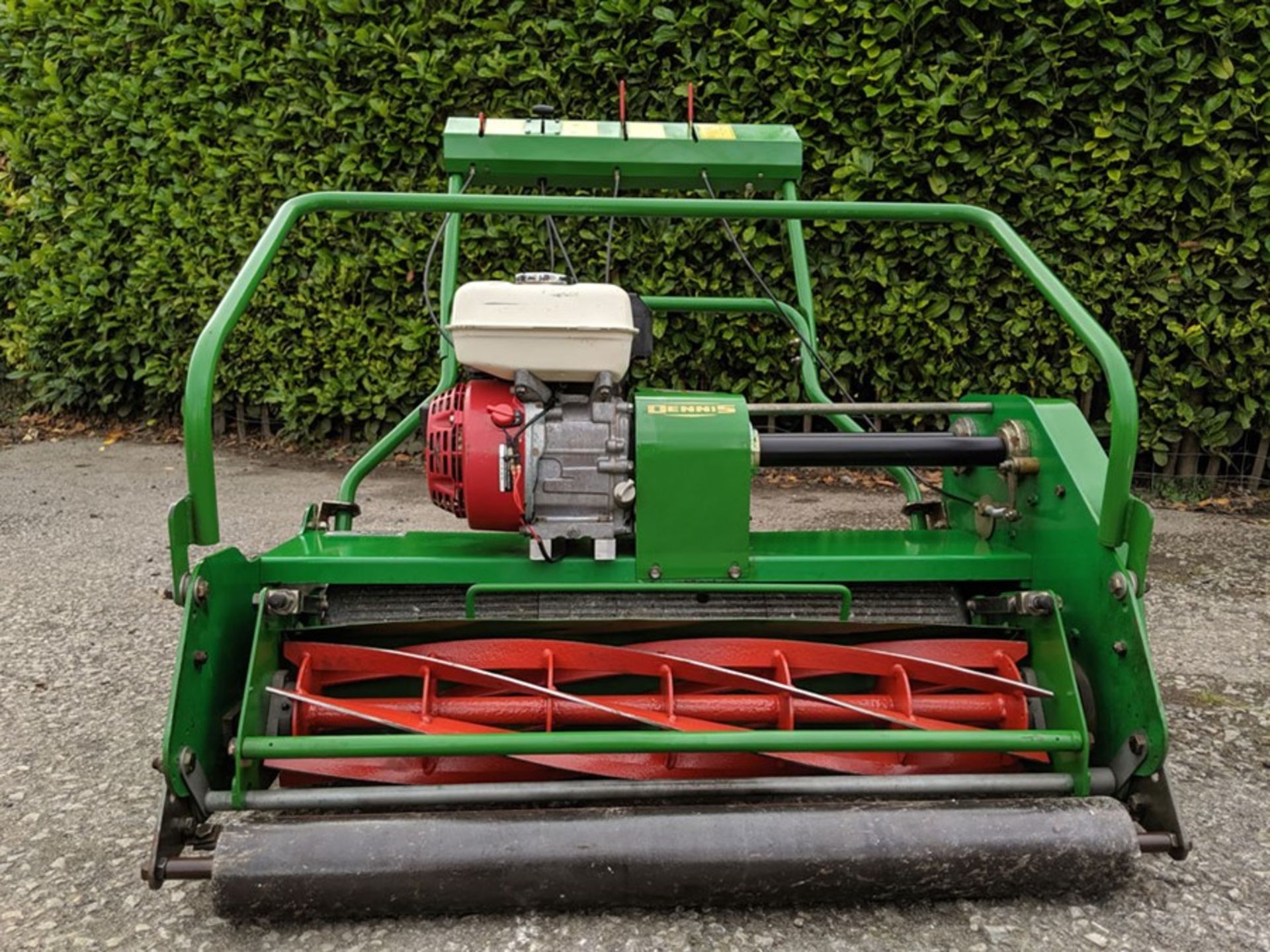 2005 Dennis G860 6 Blade Cylinder Mower - Image 2 of 10