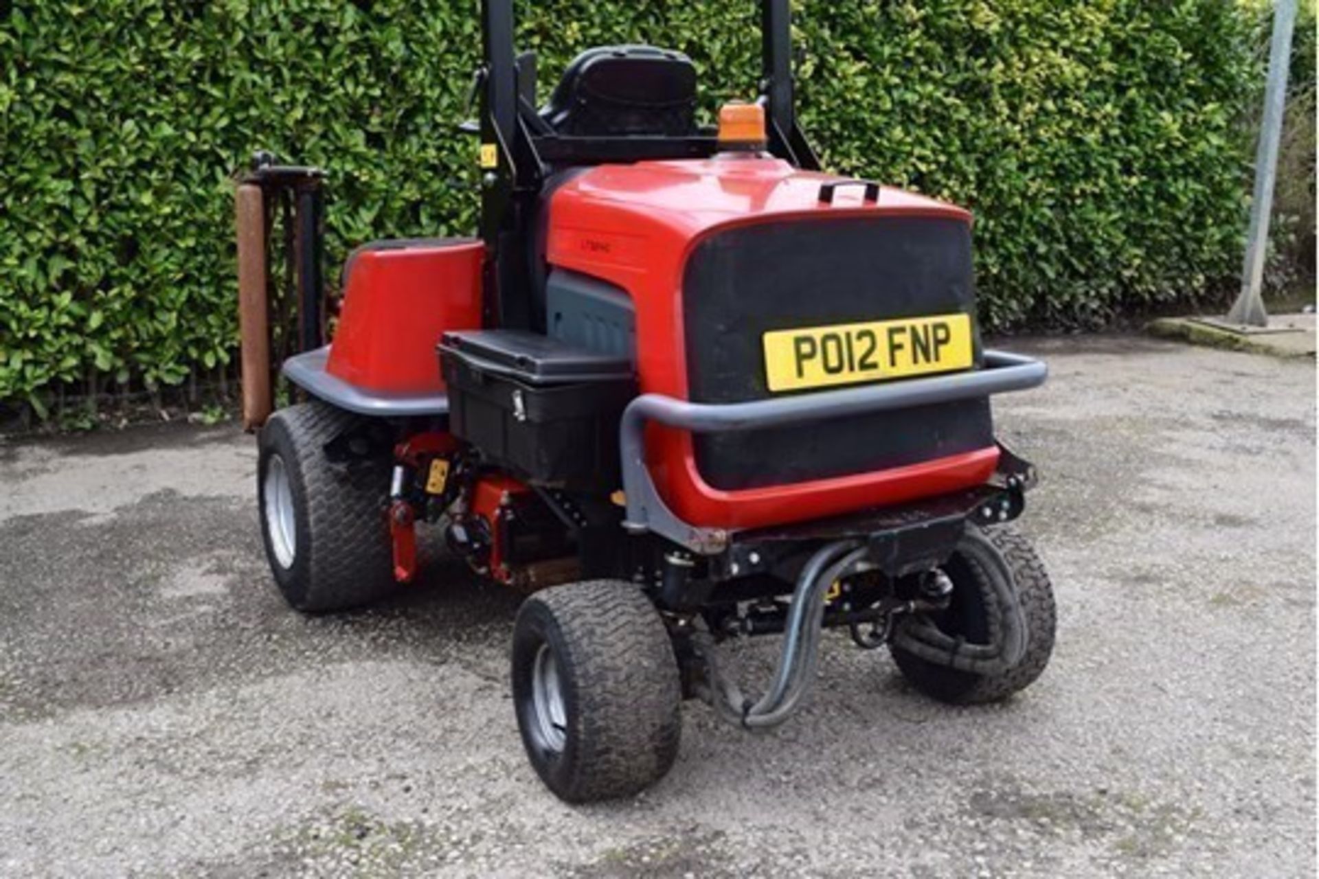 2012 Registered Toro LT3240 Triple Cylinder Mower - Image 4 of 11