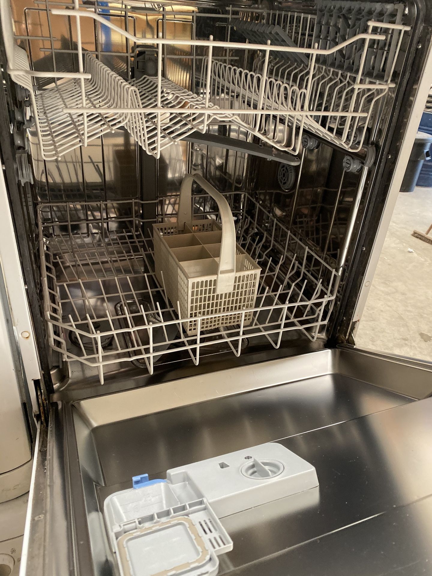 CDA Dishwasher - Image 2 of 2