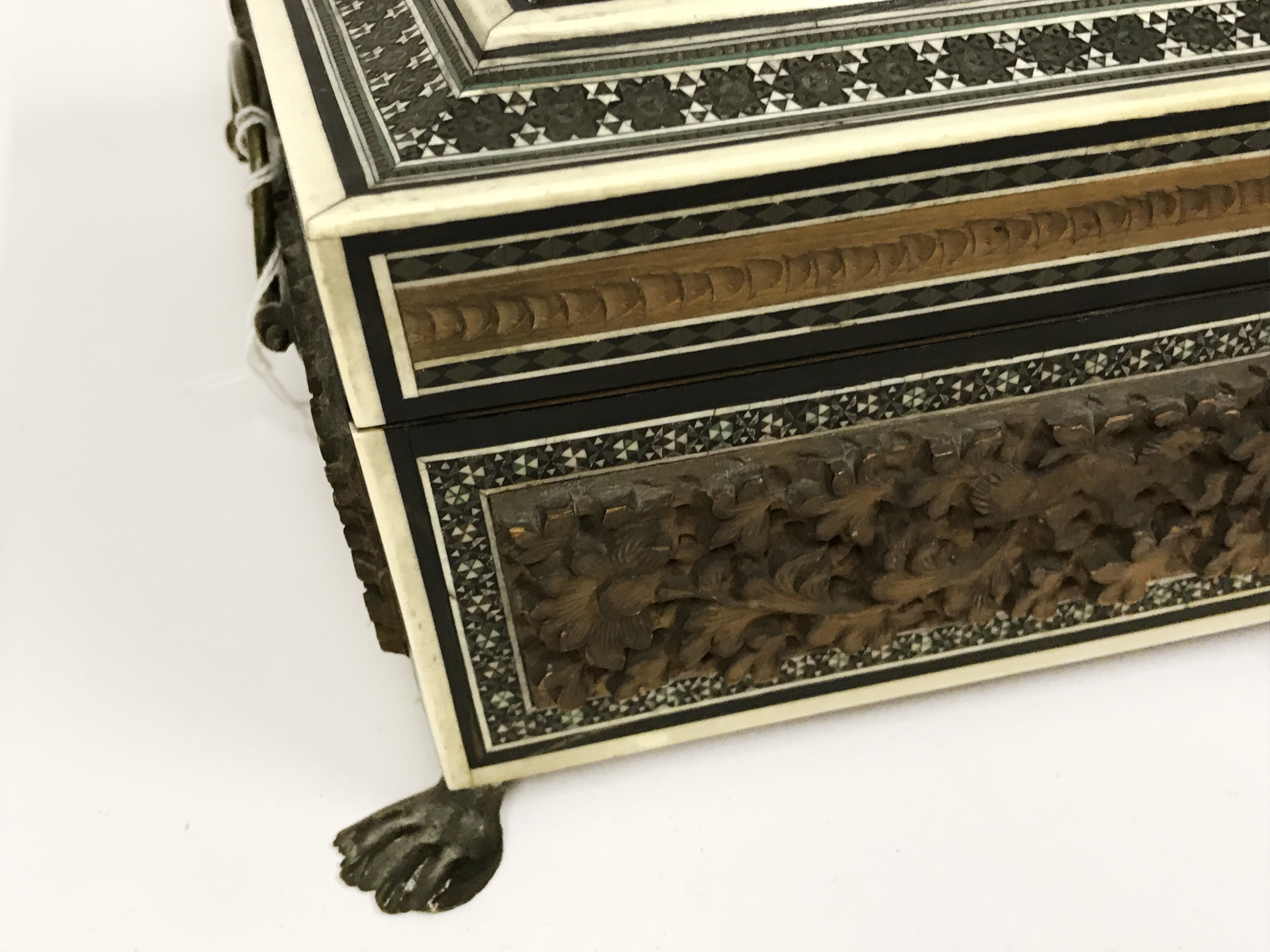 BEAUTIFUL ANGLO INDIAN SEWING BOX WITH CONTENT - Image 14 of 18