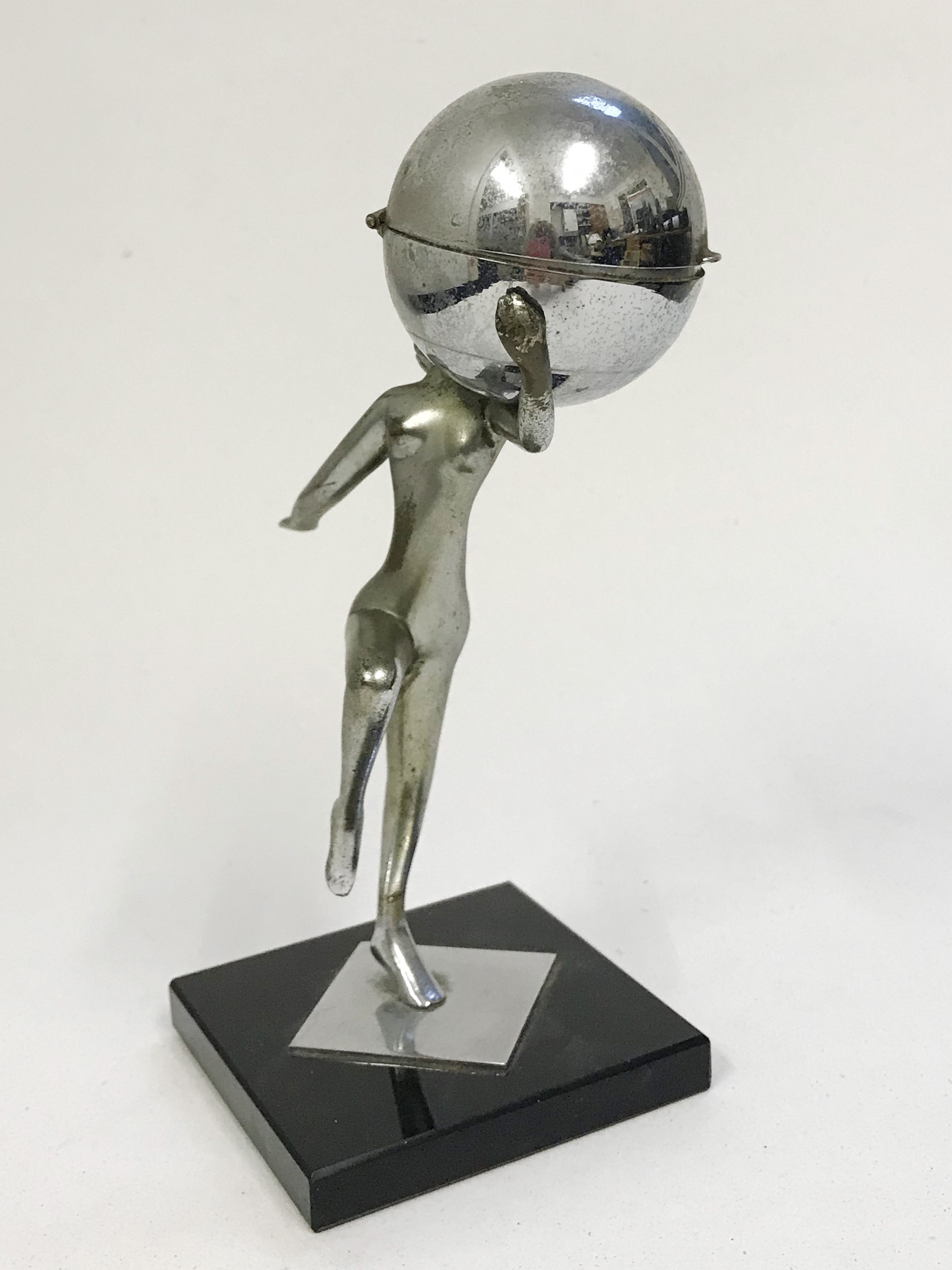 Art Deco Lady & Globe Table Lighter - Image 4 of 8