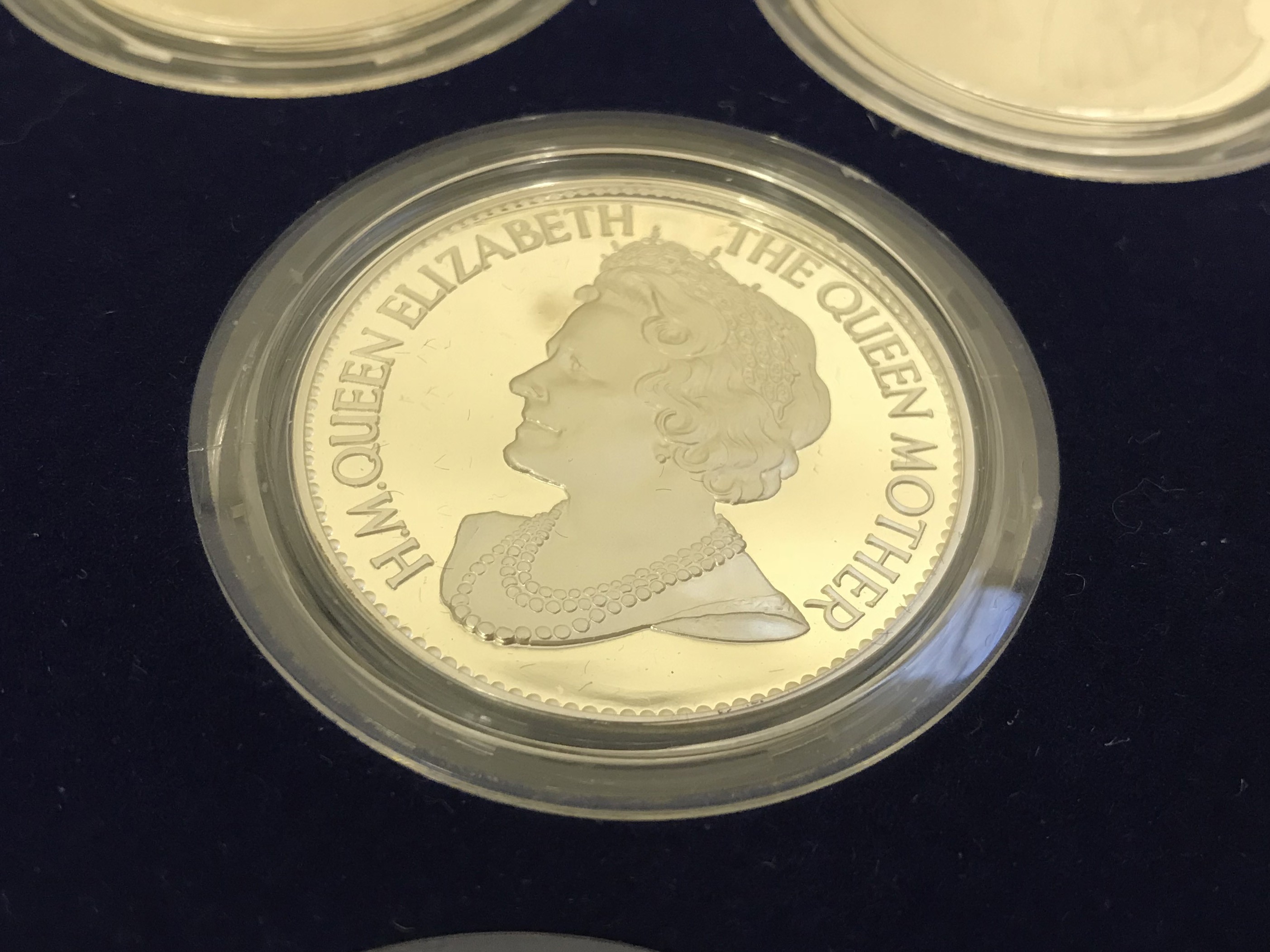 12 Silver Medals Set - H.M. Queen Elizabeth the Queen Mother - Image 14 of 14