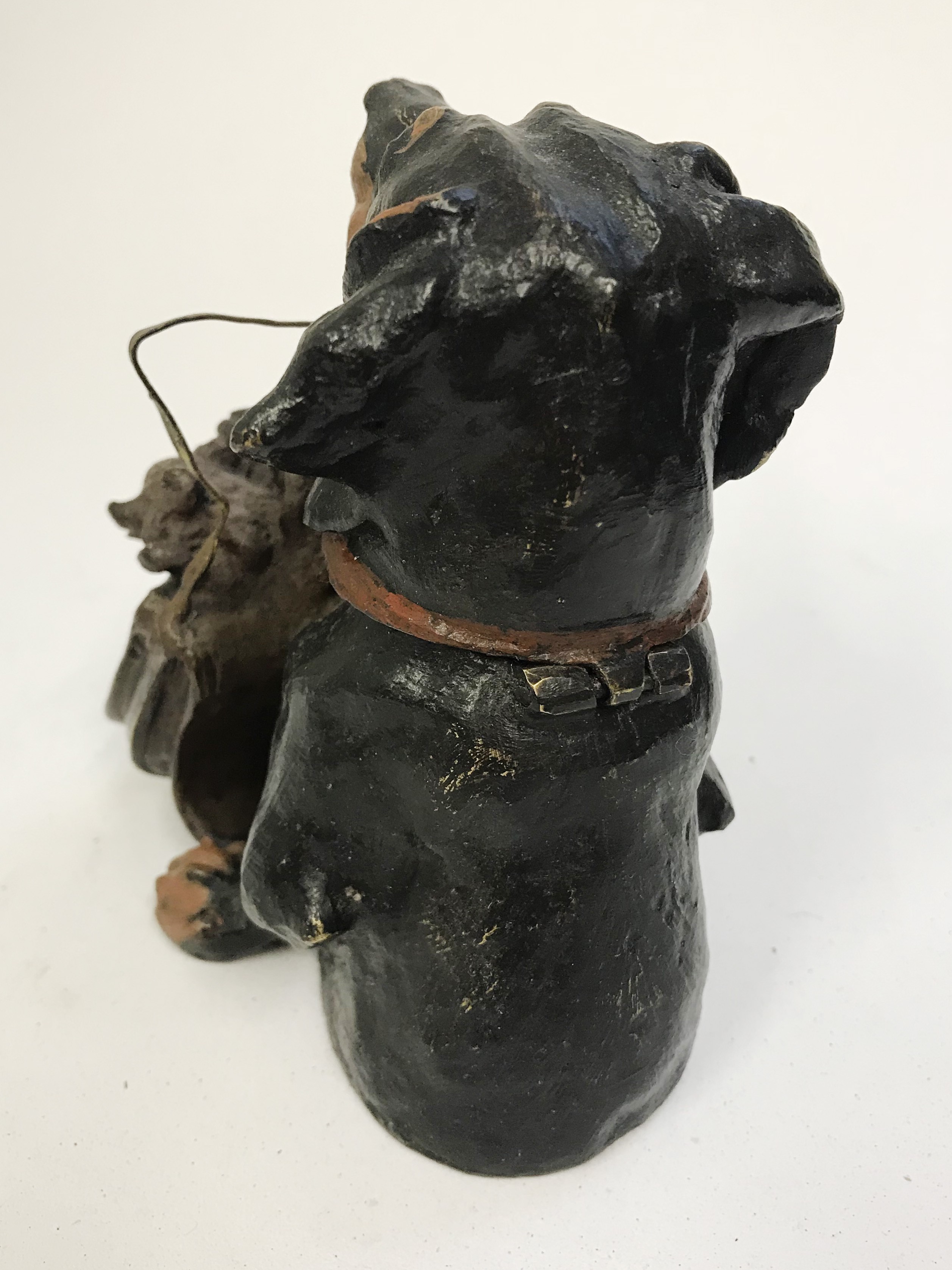 COLD PAINTED BRONZE DACHSHUND DOG HOLDING A SATCHEL FULL OF FOX CUBS NOVELTY INKWELL - Image 5 of 9