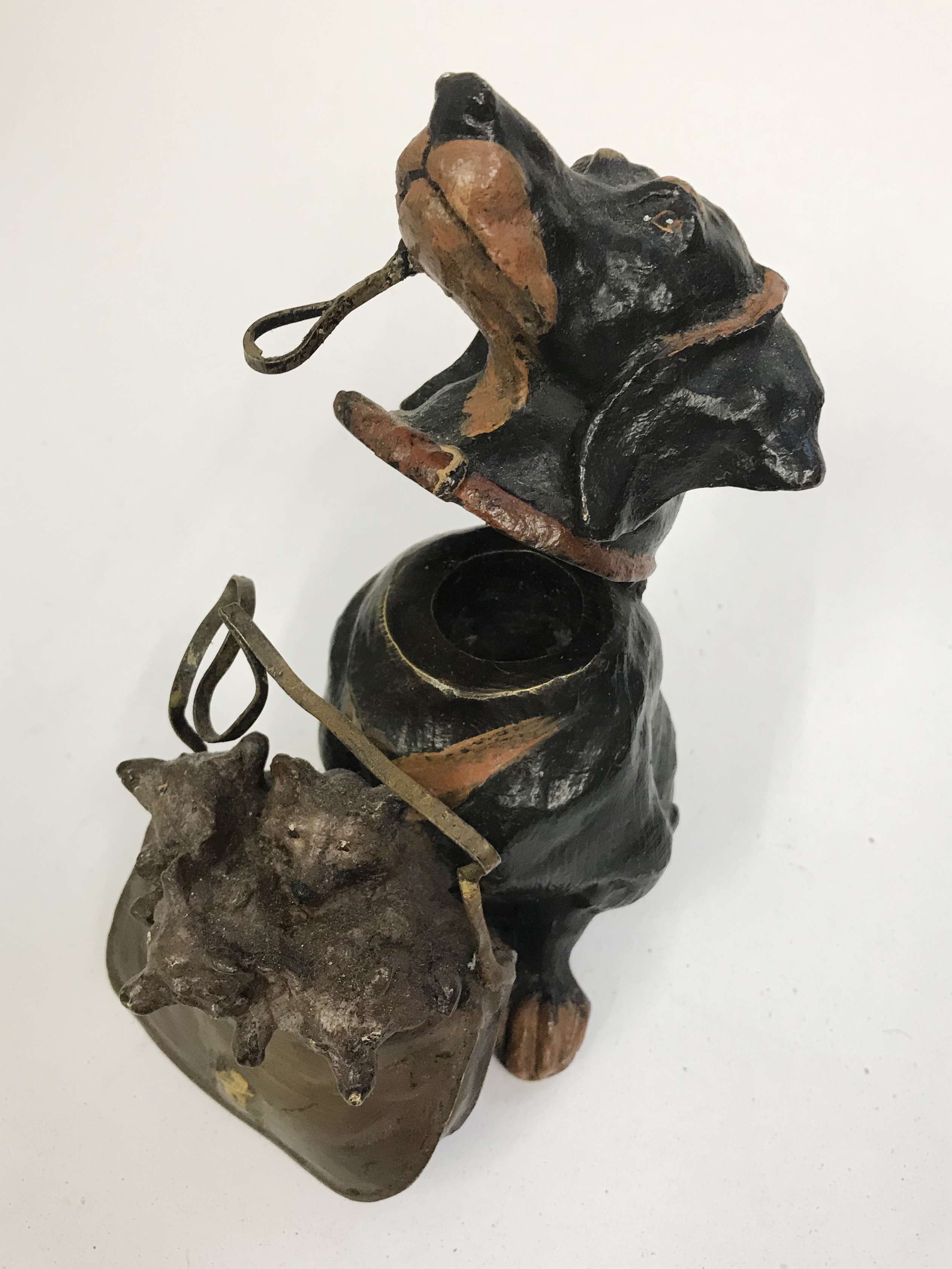 COLD PAINTED BRONZE DACHSHUND DOG HOLDING A SATCHEL FULL OF FOX CUBS NOVELTY INKWELL - Image 9 of 9