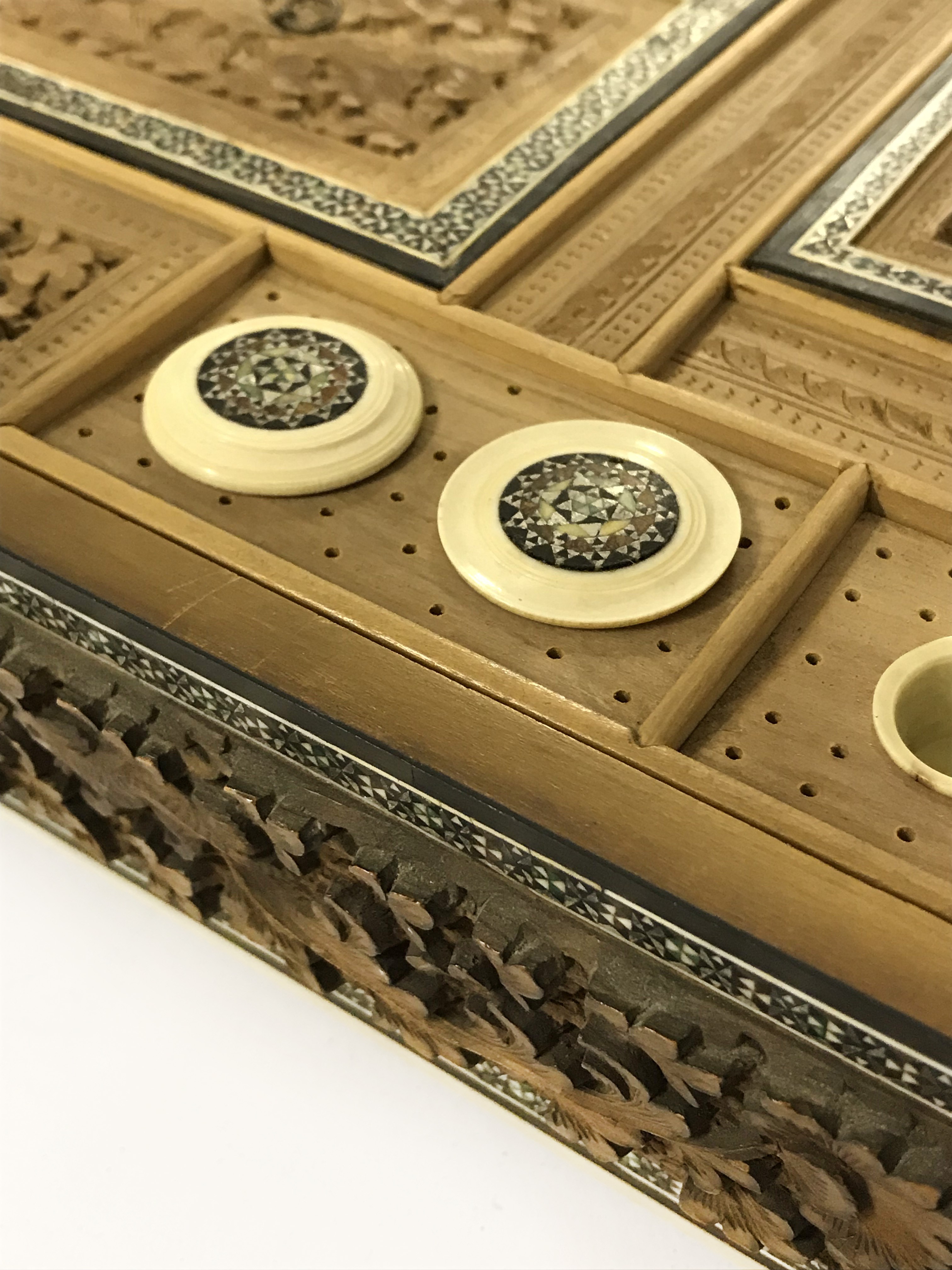BEAUTIFUL ANGLO INDIAN SEWING BOX WITH CONTENT - Image 17 of 18