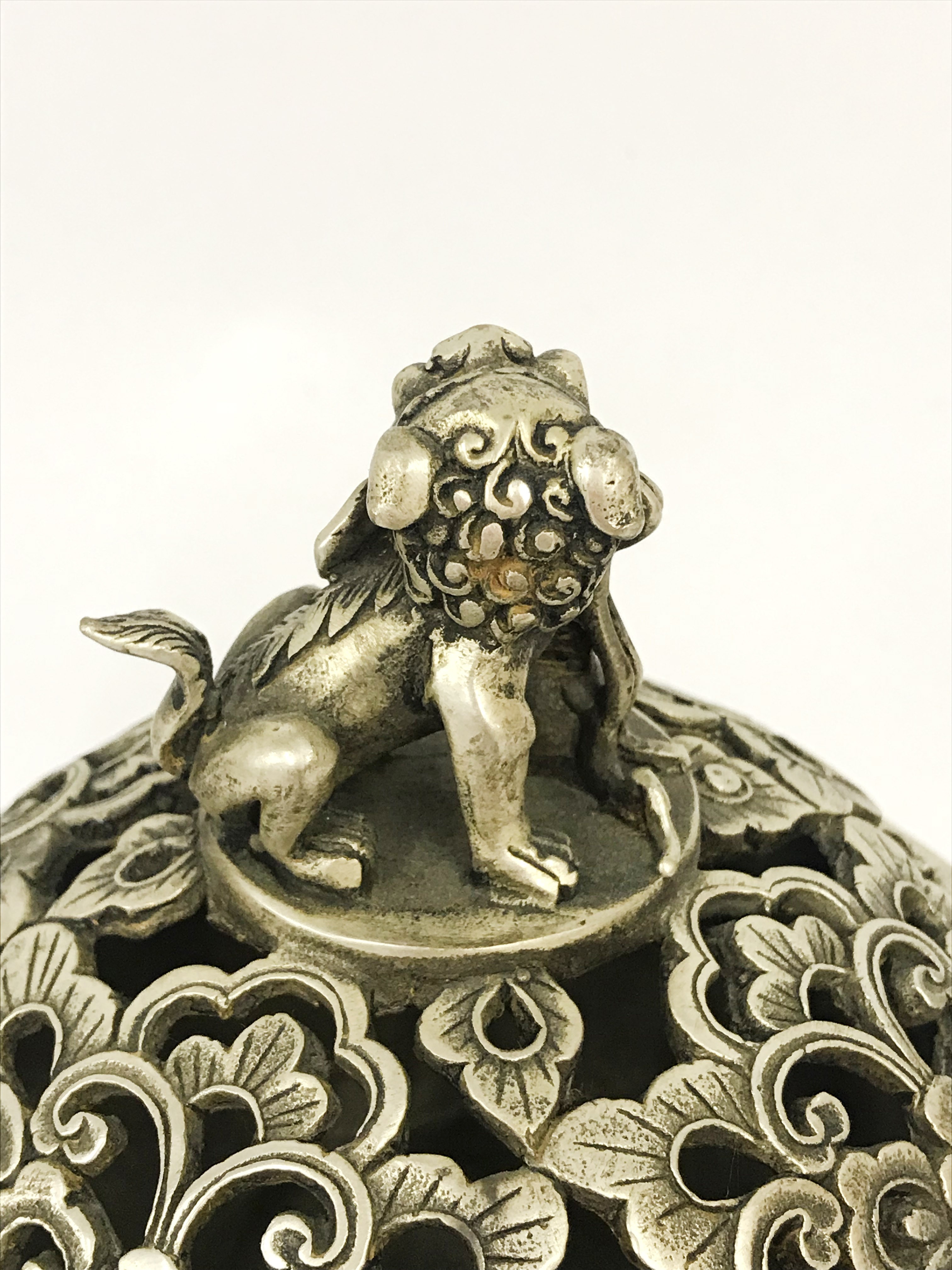 CHINESE WHITE METAL CENSER (DRAGONS & FOE DOG) - Image 3 of 5