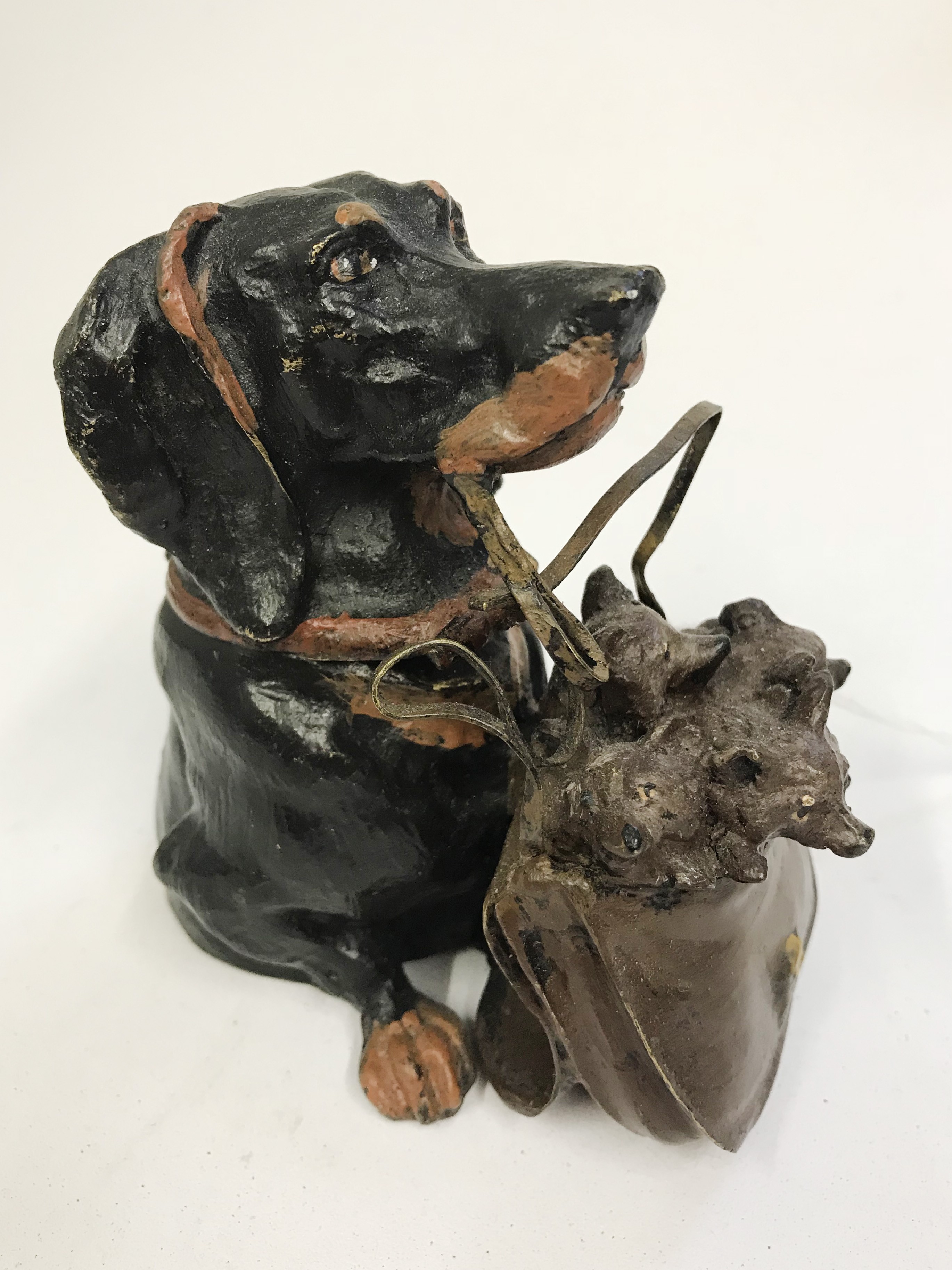 COLD PAINTED BRONZE DACHSHUND DOG HOLDING A SATCHEL FULL OF FOX CUBS NOVELTY INKWELL - Image 2 of 9