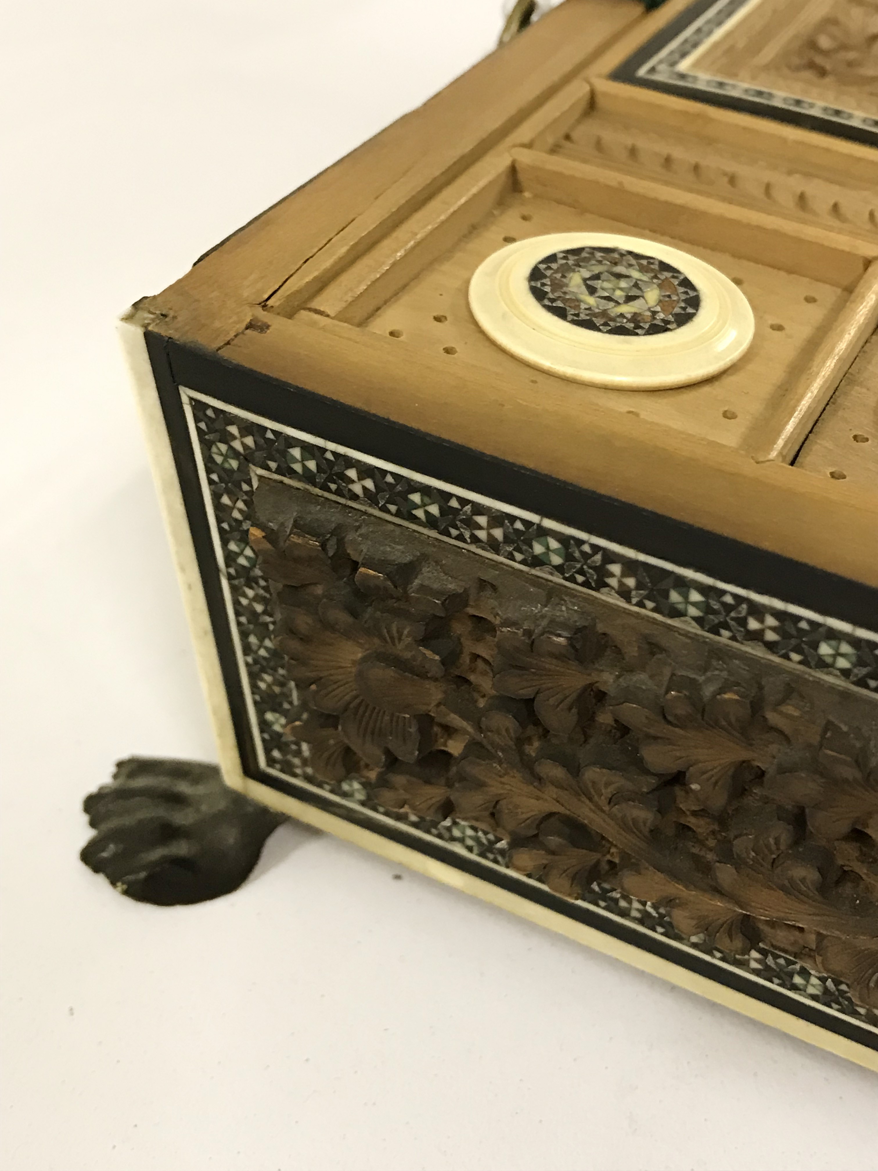 BEAUTIFUL ANGLO INDIAN SEWING BOX WITH CONTENT - Image 16 of 18