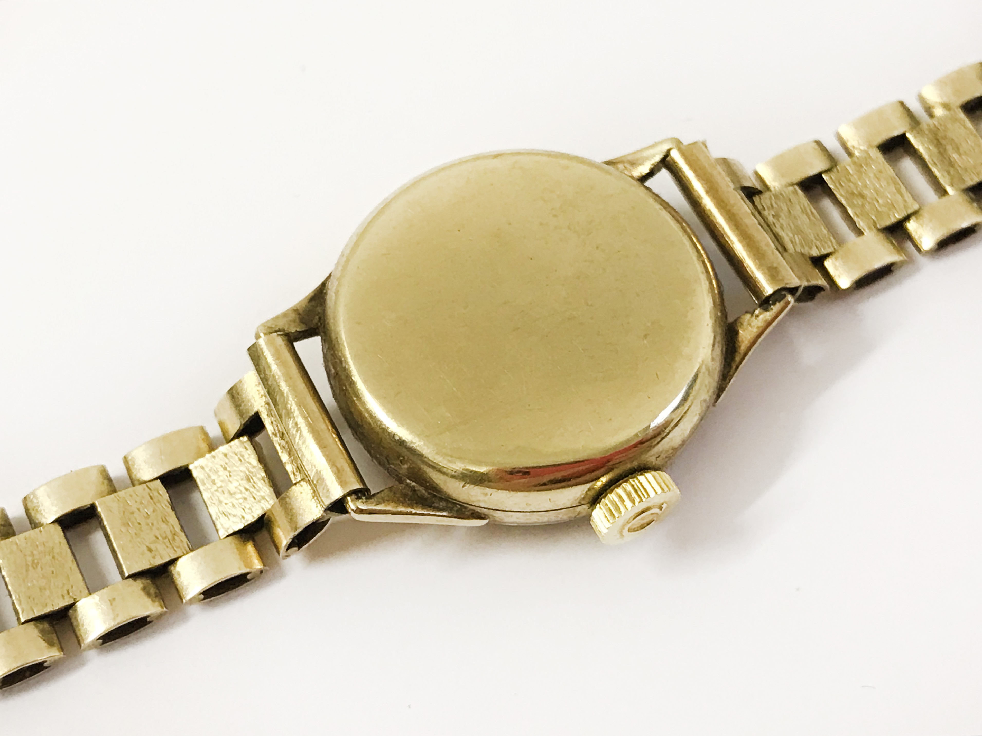 9ct GOLD WRISTWEAR WATCH BY OMEGA - Image 4 of 5