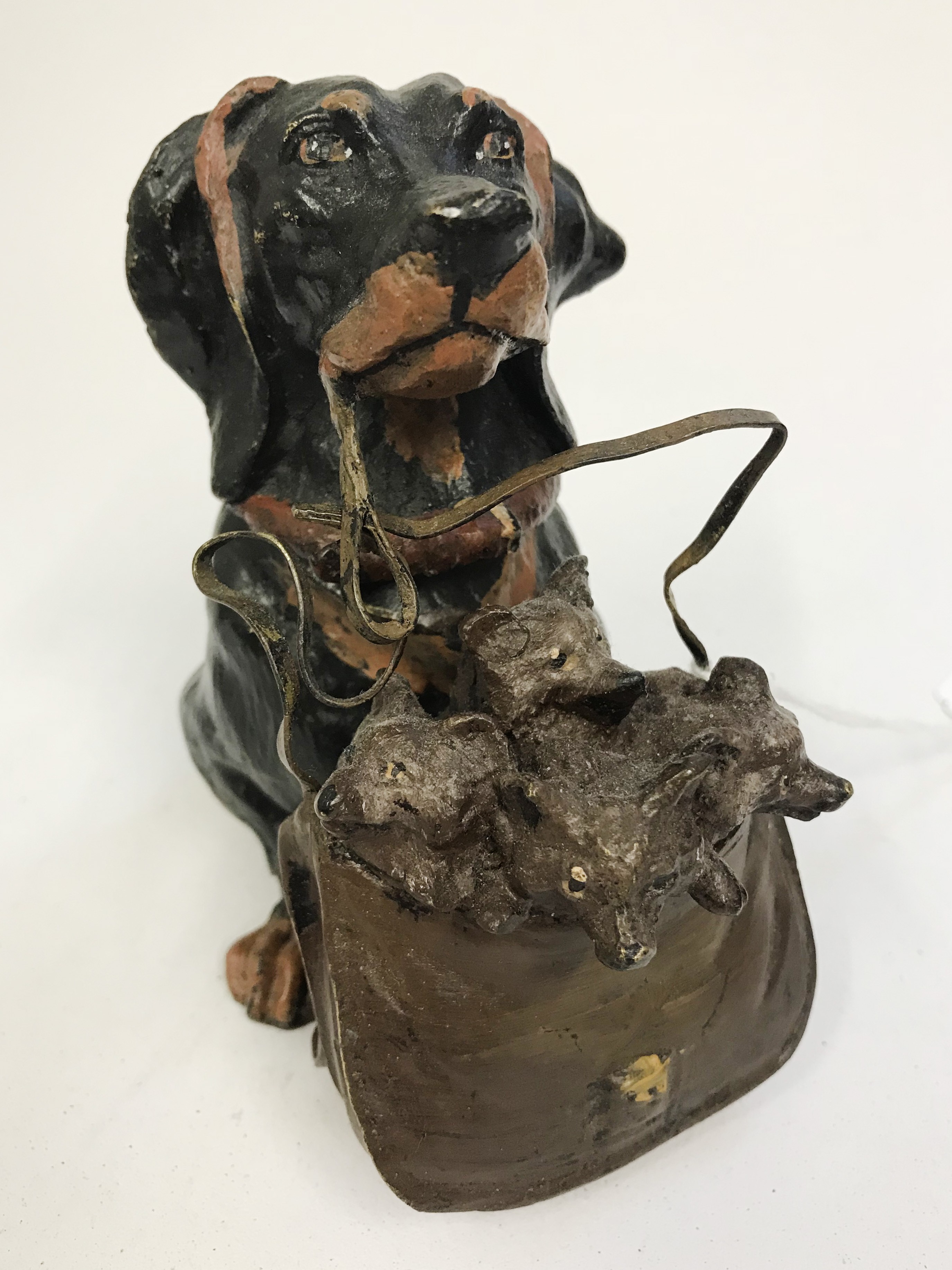 COLD PAINTED BRONZE DACHSHUND DOG HOLDING A SATCHEL FULL OF FOX CUBS NOVELTY INKWELL - Image 3 of 9