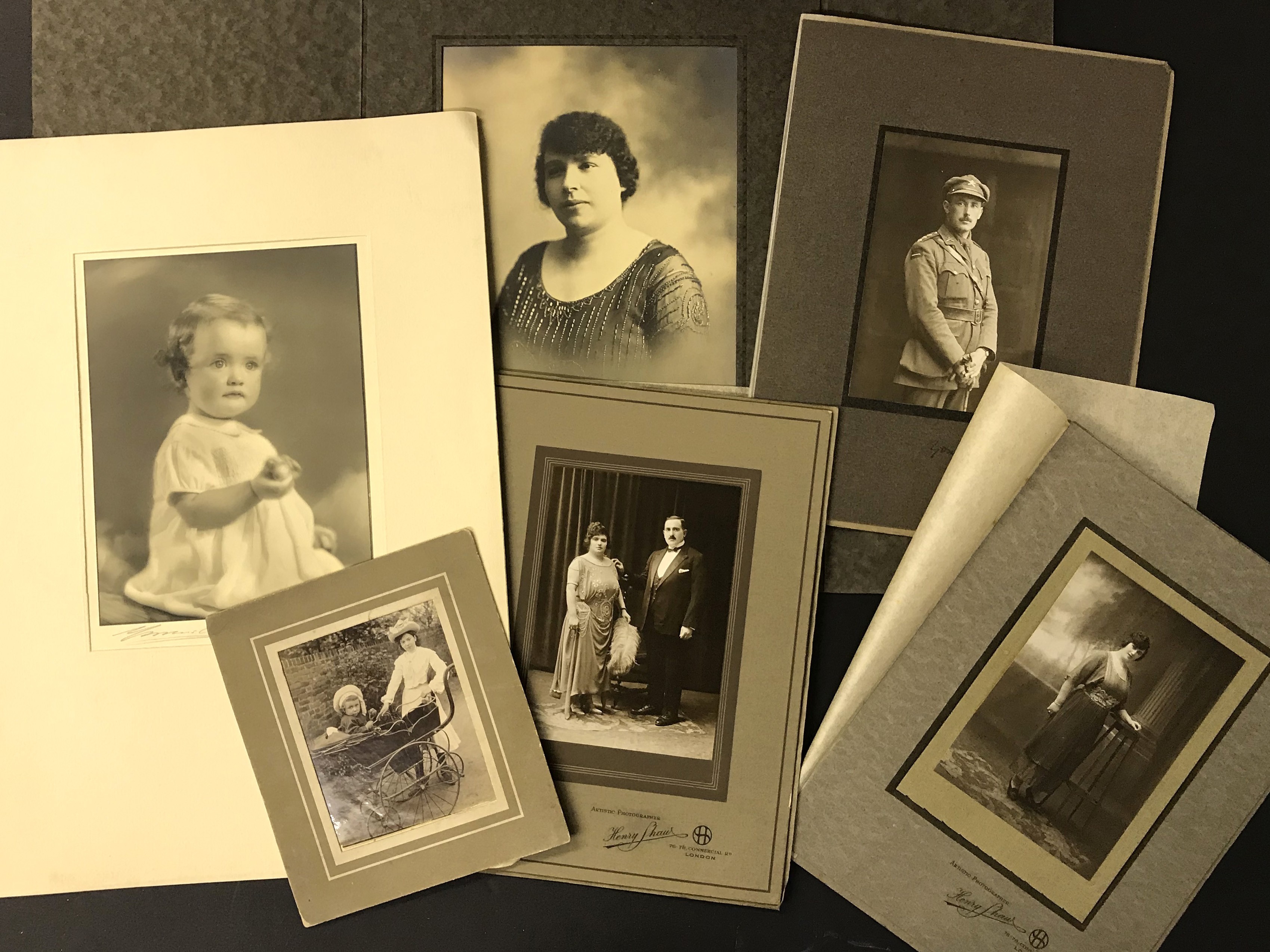 COLLECTION OF MIXED ANTIQUE AND VINTAGE PHOTOGRAPHS FROM VARIOUS SOURCES