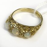 18CT GOLD & OPAL RING