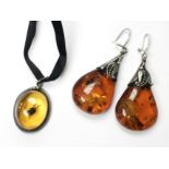 925 SILVER & AMBER EARRINGS WITH PENDANT OF THE SAME