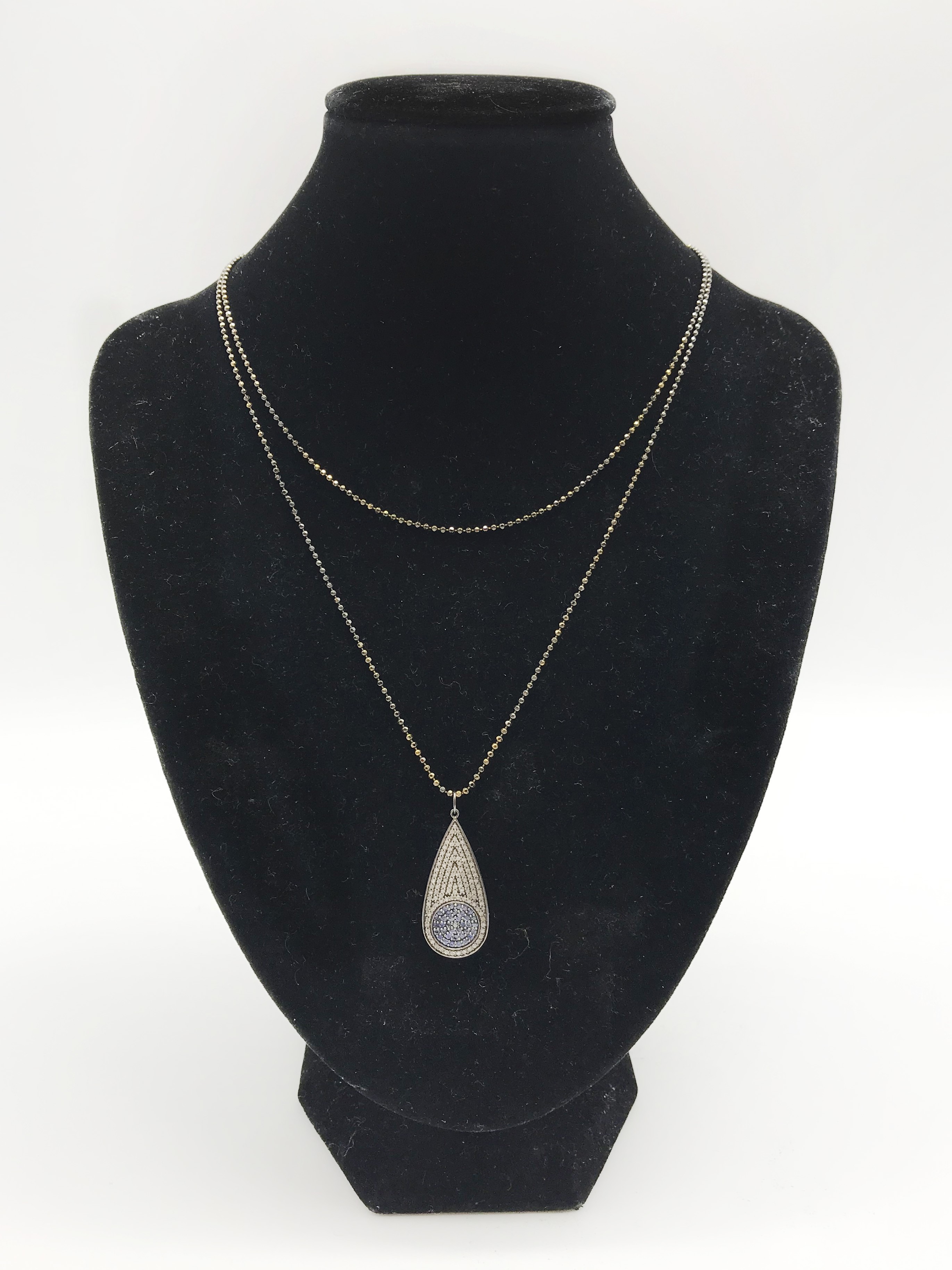 14 CARAT GOLD DIAMOND AND BLUE SAPPHIRE PENDANT AND CHAIN - Image 3 of 5