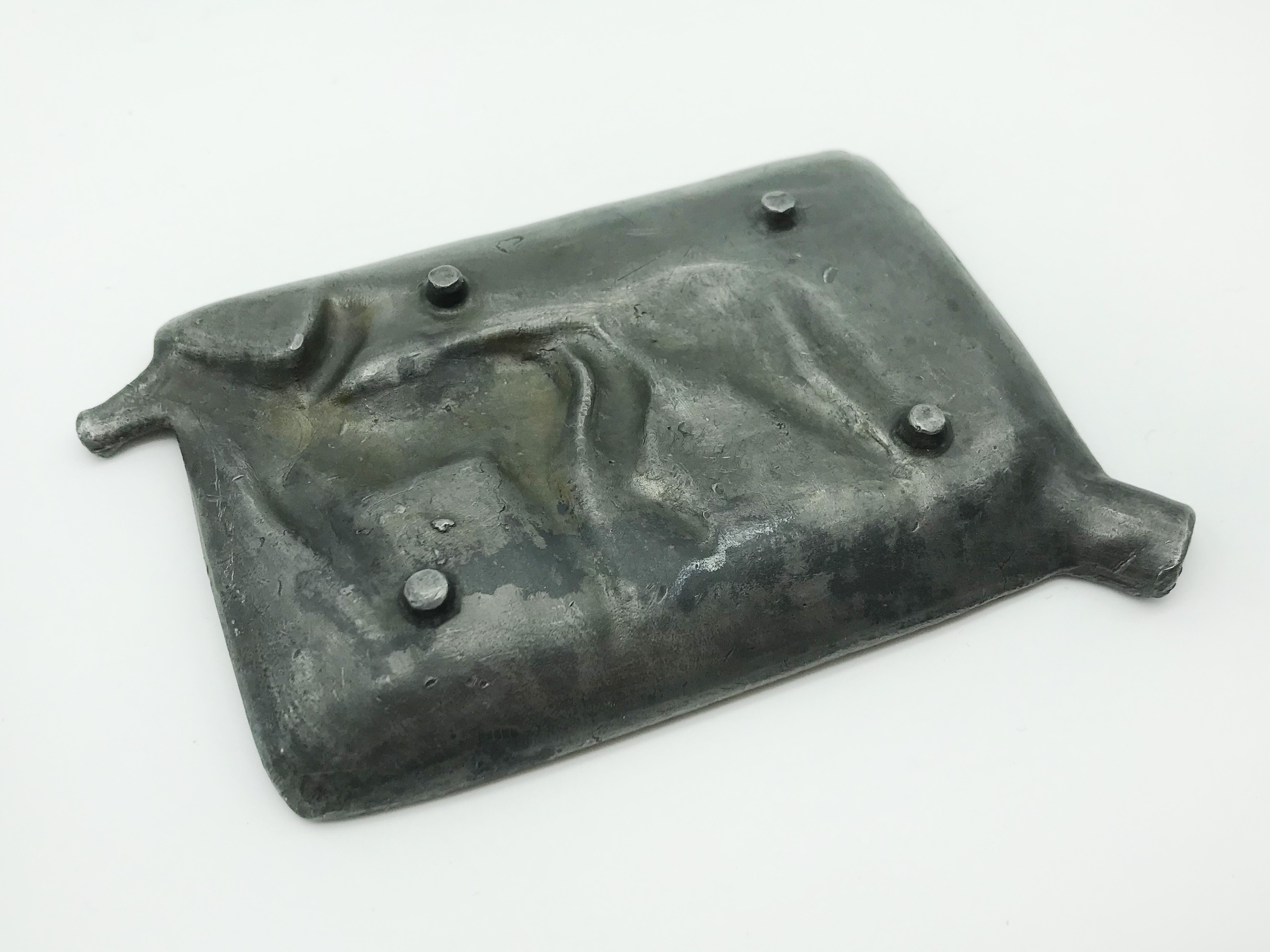 SMALL PEWTER ASHTRAY WITH HORSES - Image 4 of 4