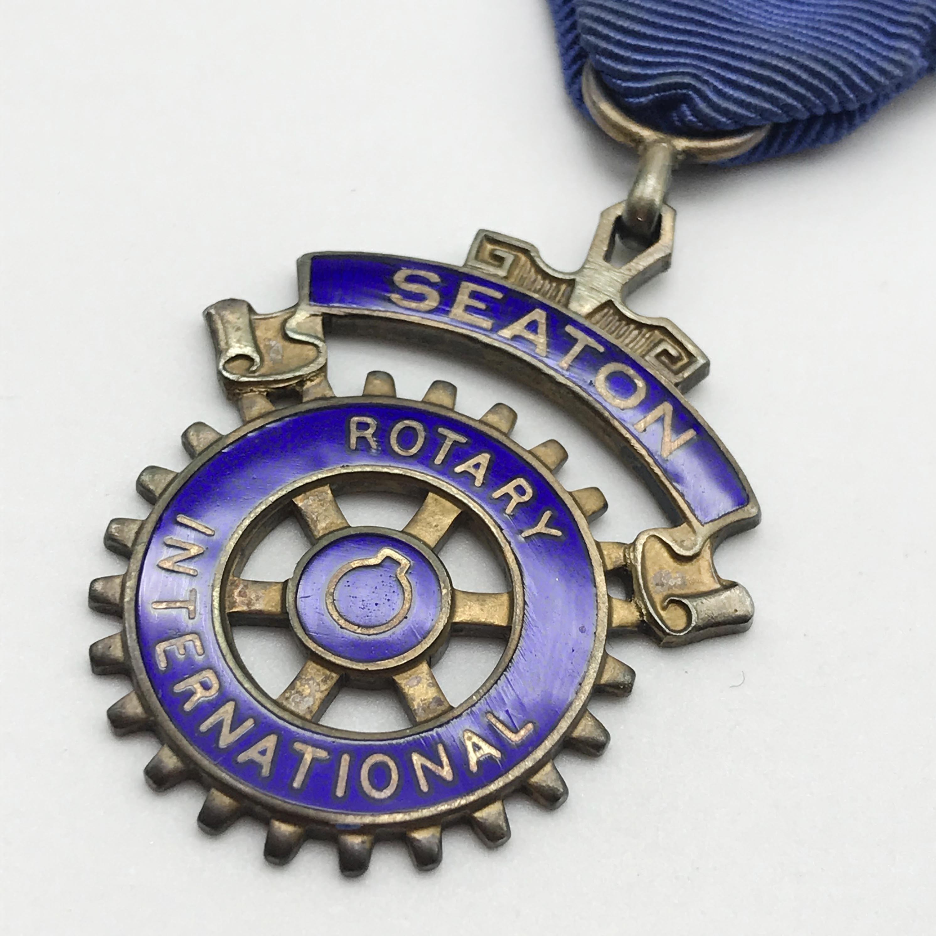 TWO ROTARY INTERNATIONAL MEDALS & A PAIR OF ROTARY CUFF-LINKS ALL HALLMARKED SILVER - Image 6 of 10