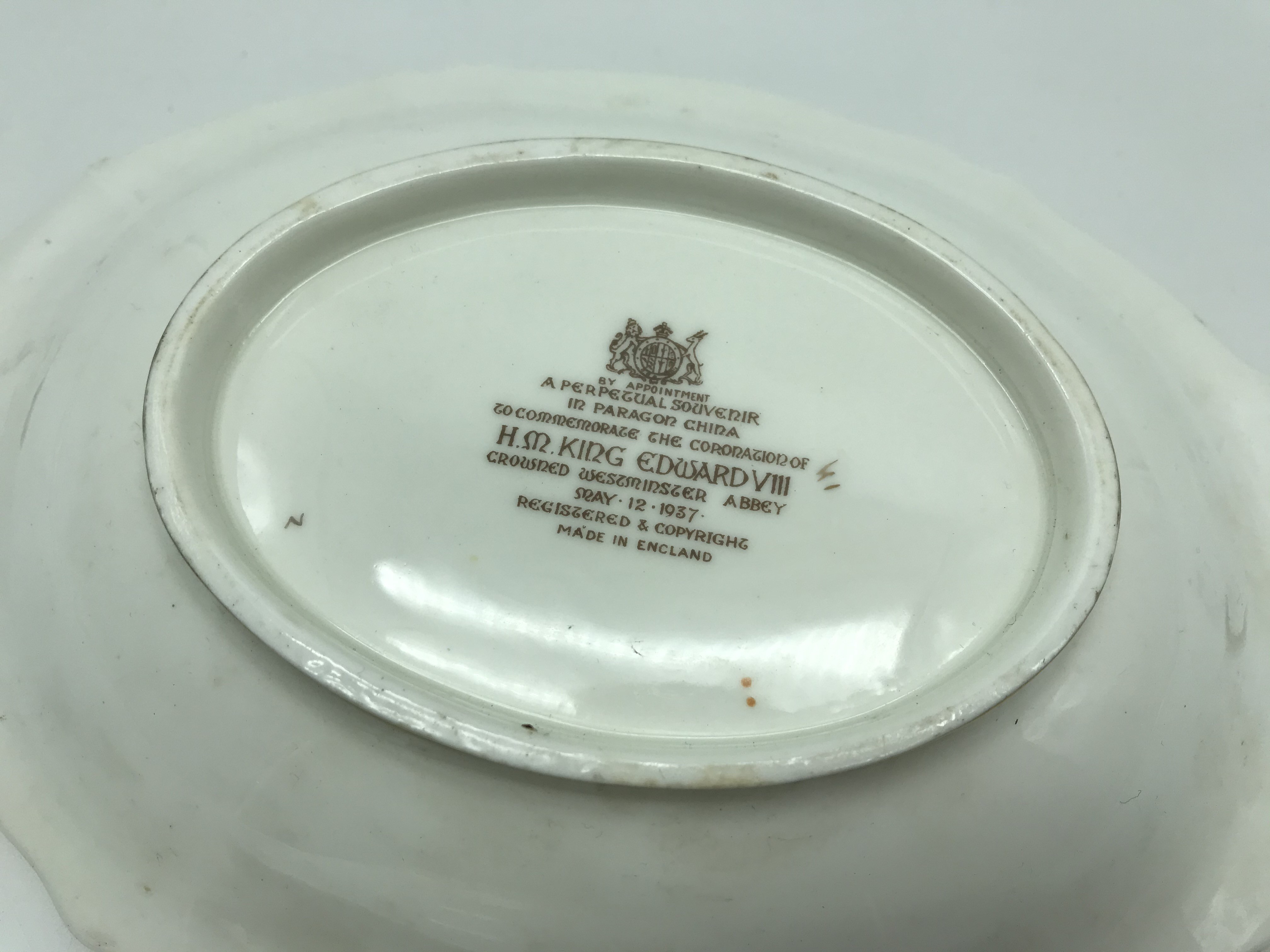 1937 TWO PERPETUAL SOUVENIR IN PARAGON CHINA TO COMMEMORATE THE CORONATION OF H.M. KING EDWARD VIII - Image 4 of 5