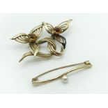 9CT GOLD BROOCH & ONE ANOTHER