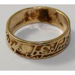 Of Lord of the Rings interest - a 9ct gold band ring, by I W, Isle of Man, c 1980/90, with raised