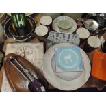A selection of kitchen wares including Denby Intro plates