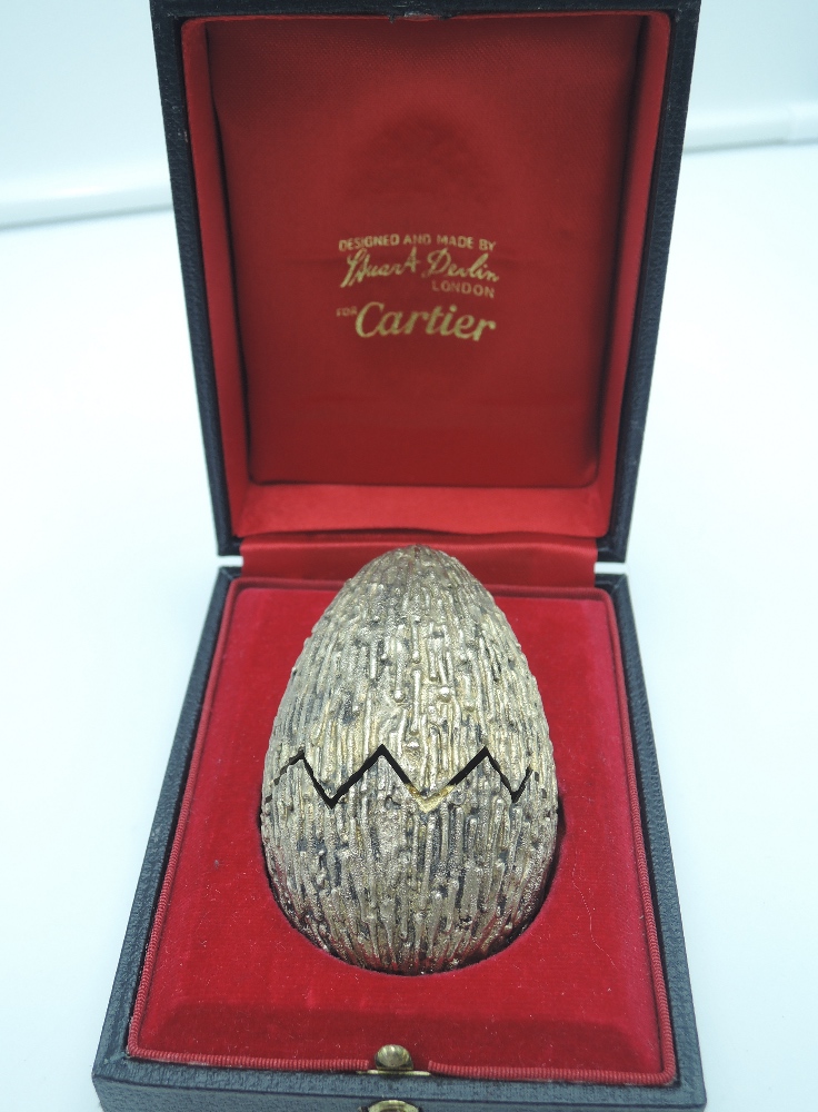 Two 1960's cased Stuart Devlin silver gilt surprise eggs of exclusive unique designs, the first - Image 5 of 8
