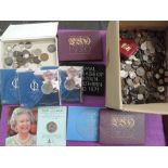 A collection of gB and World coins, old, yearset's and uncirculated £5 coins