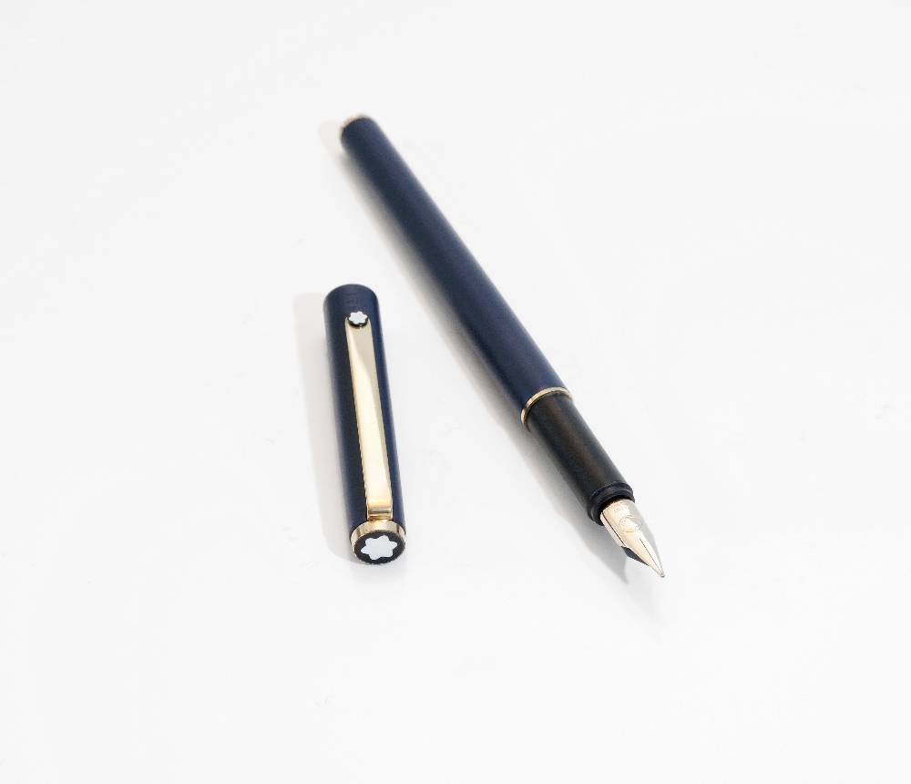 A Montblanc fountain pen. A Montblanc Slimline fountain pen in blue, circa 1990