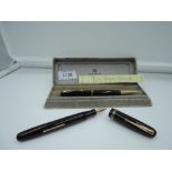 A boxed Mabie Todd & Co Swan Fountain pen and Fyne Poynt propelling pencil set, circa 1946, Burgundy