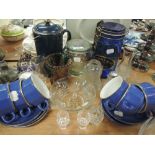 A selection of kitchen wares, including a part coffee service in blue and gilt