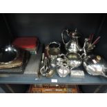 A selection of silver plate including tea set, cased and loose flatware, tankard with antler horn