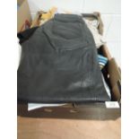 A mixed box of ladies trousers including leather, linen and more. Great condition, mixed sizes and